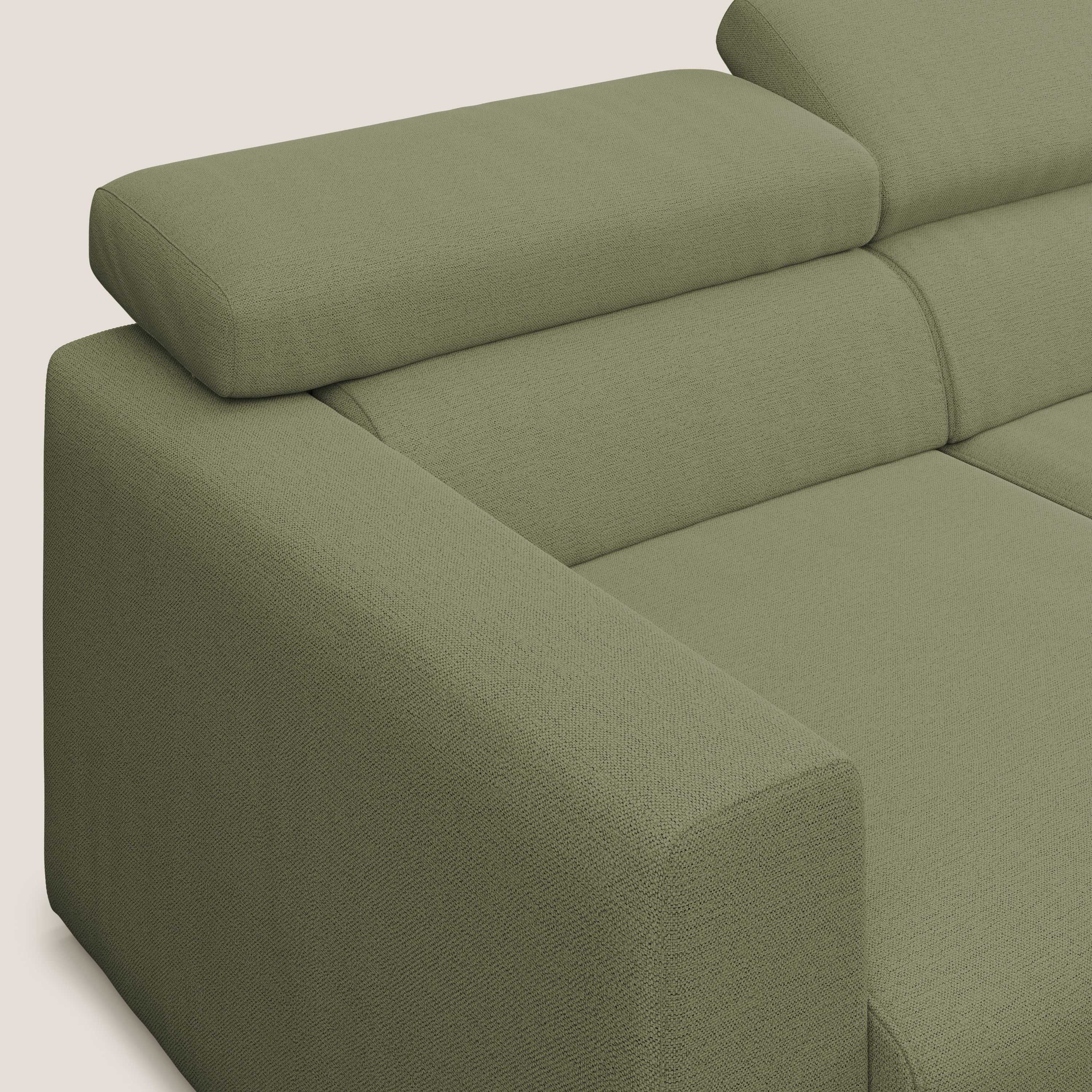 Dylan divano a 3 sedute con pouf estraibile poggiapiedi in tessuto fiammato simil cotone impermeabile T19 verde - divani.store