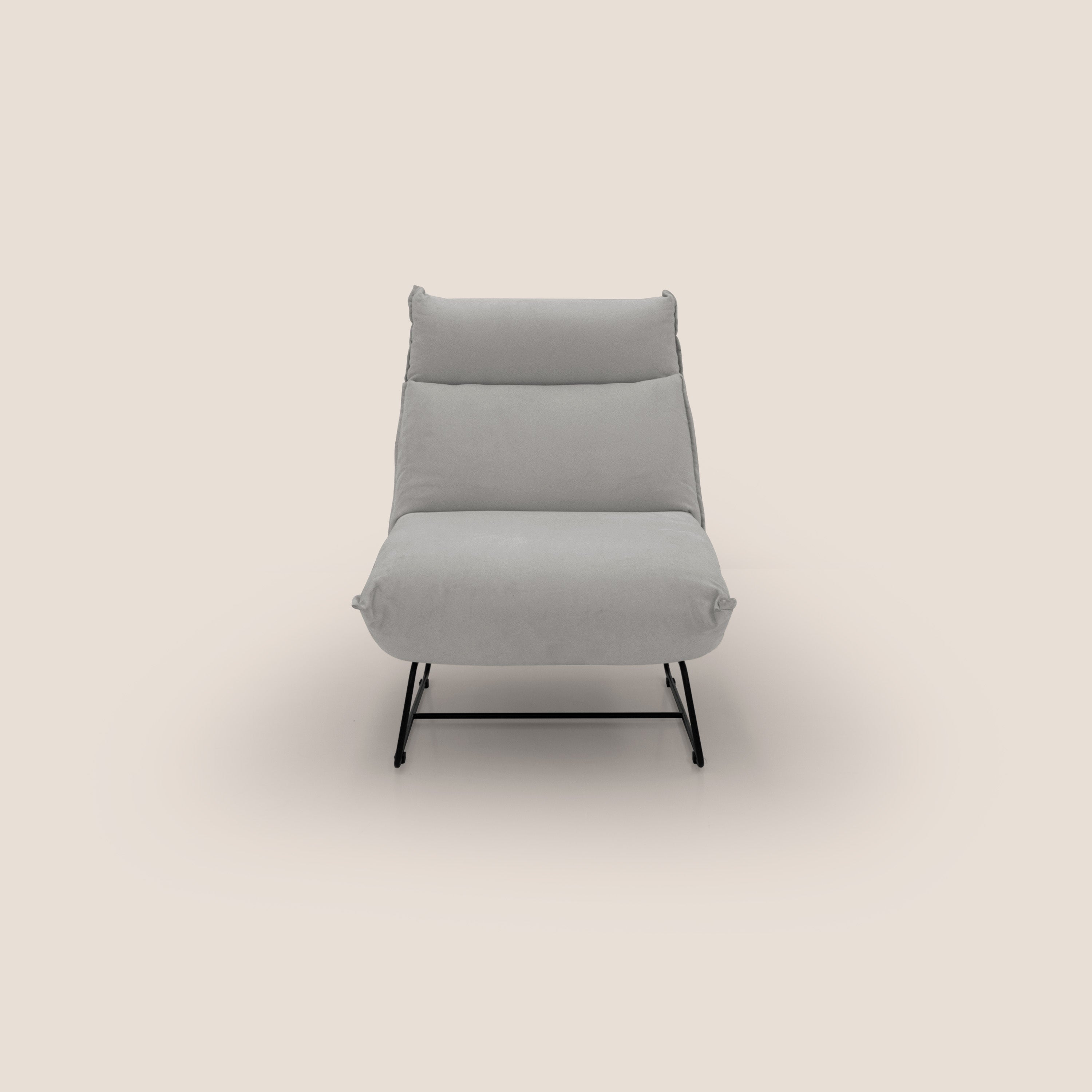 Tessa Poltroncina dal design moderno in morbida microfibra smacchiabile T11 grigio chiaro - divani.store