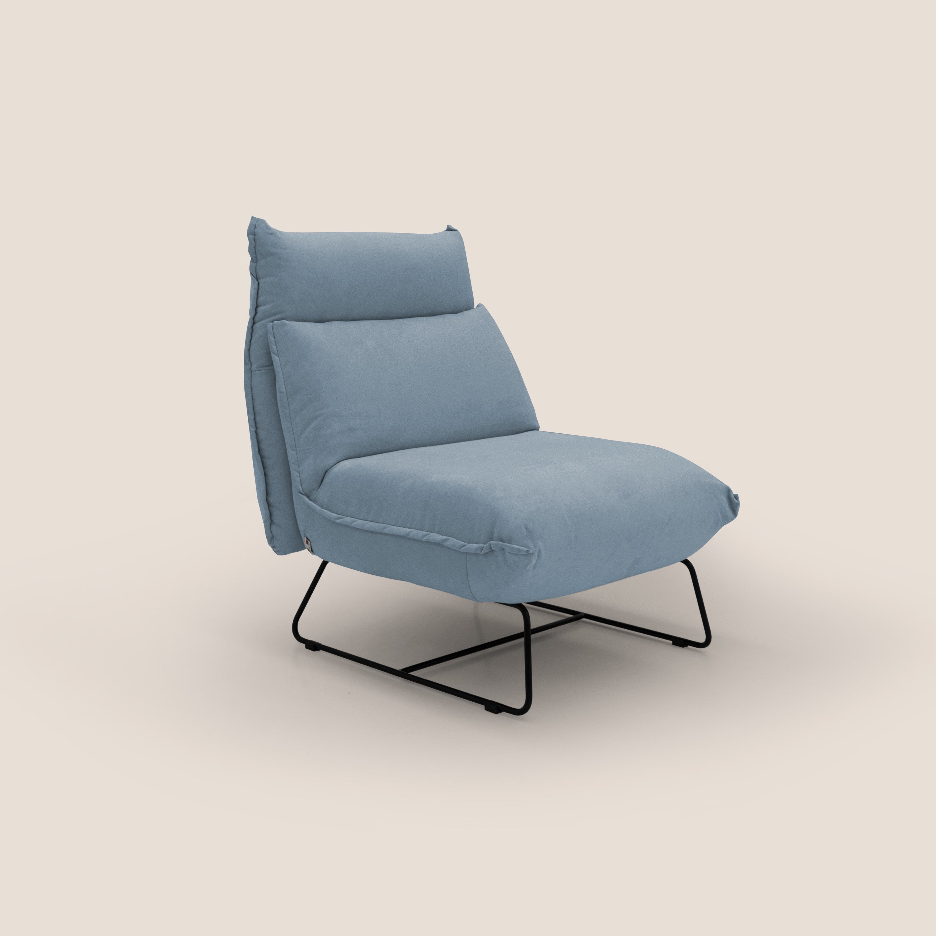 Tessa Poltroncina dal design moderno in morbida microfibra smacchiabile T11 carta da zucchero - divani.store