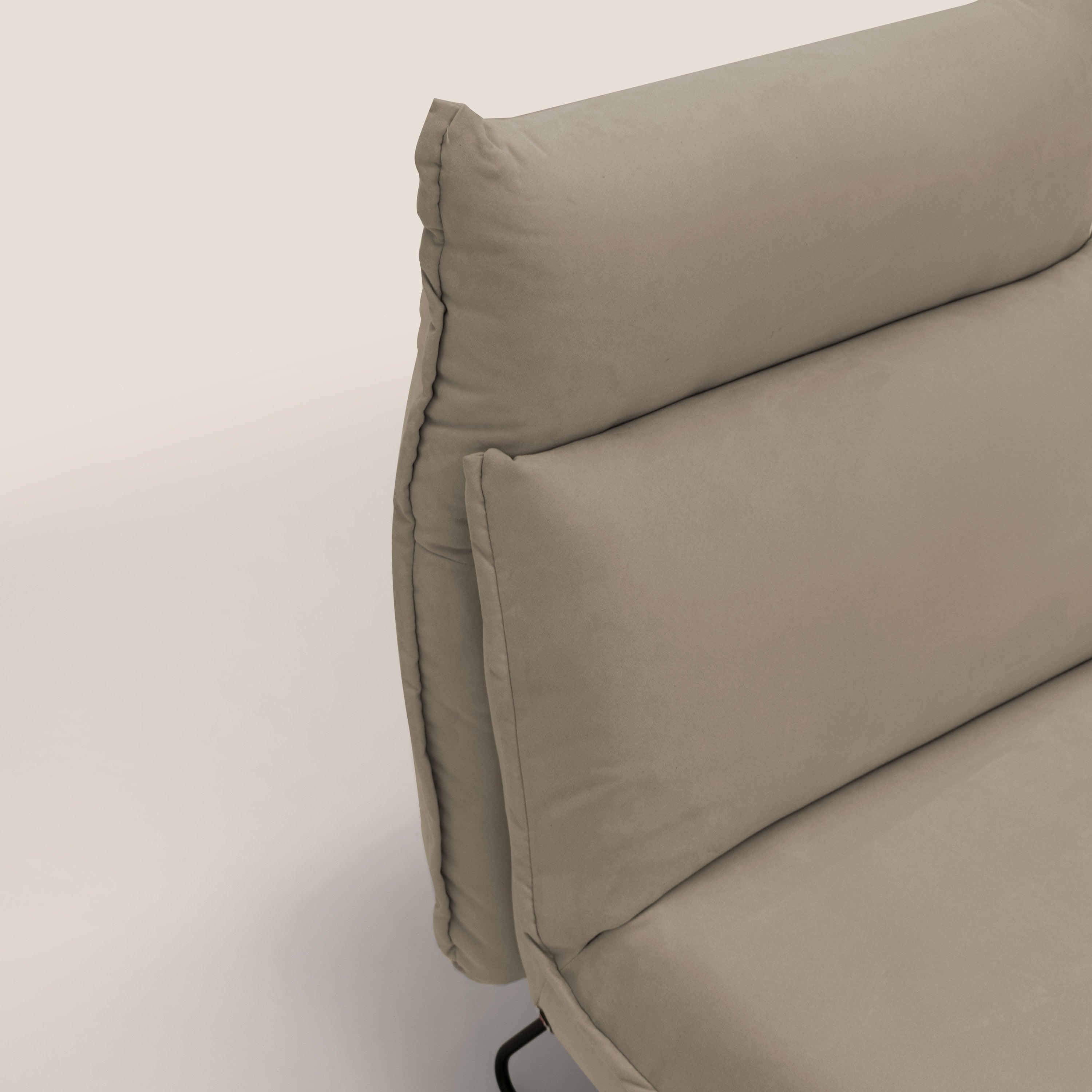 Tessa Poltroncina dal design moderno in morbida microfibra smacchiabile T11 tortora - divani.store