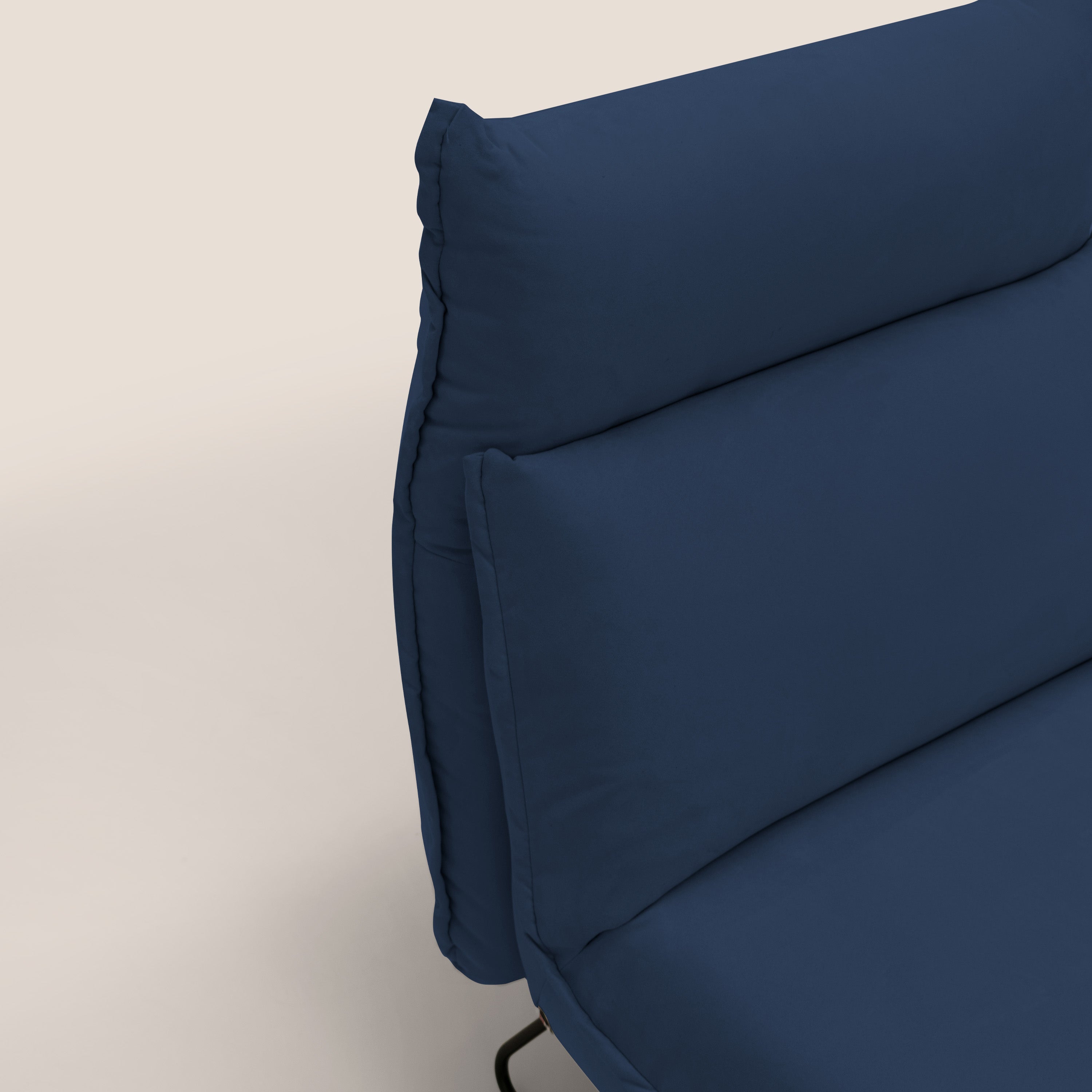 Tessa Poltroncina dal design moderno in morbida microfibra smacchiabile T11 blu - divani.store