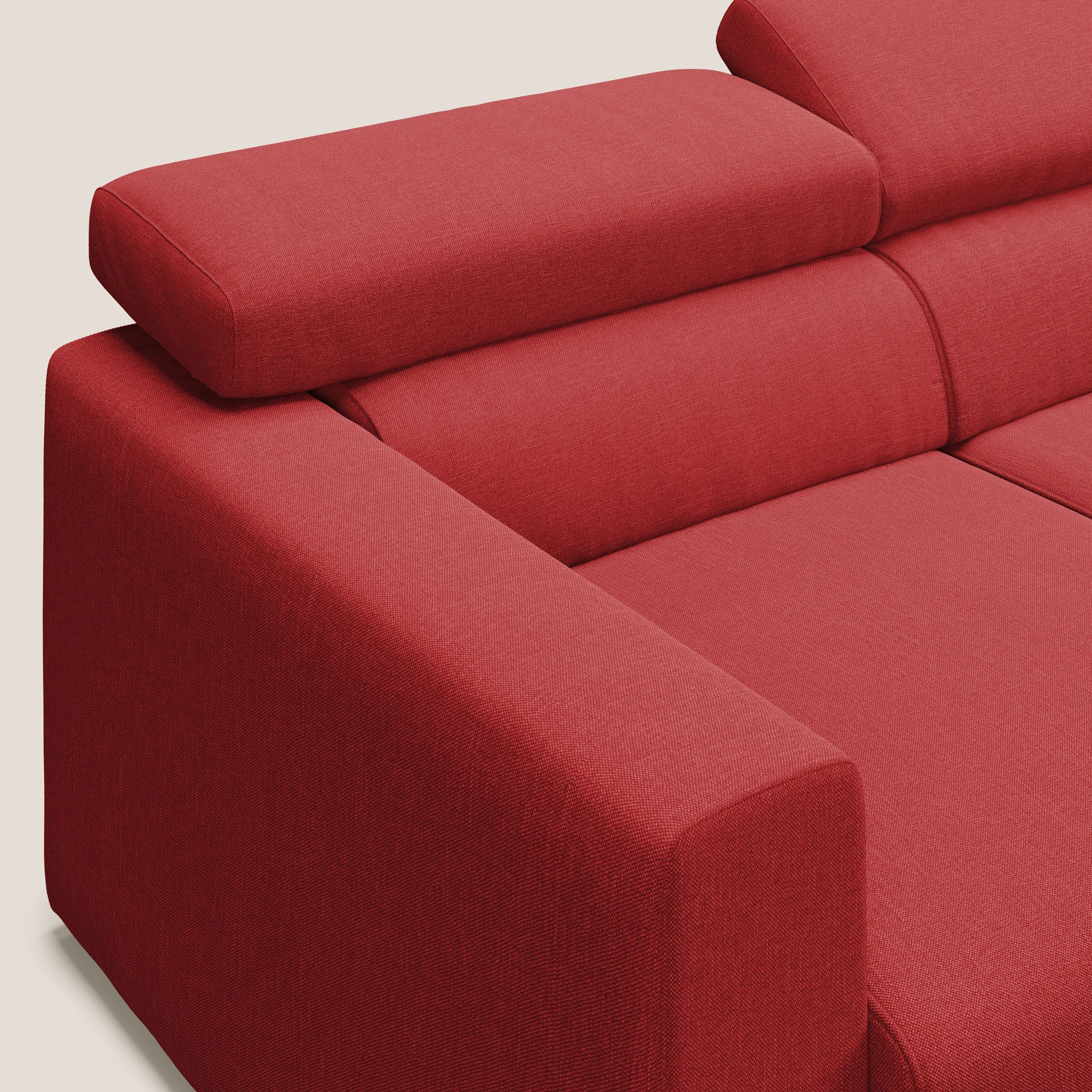 Dylan divano a 3 sedute con pouf estraibile poggiapiedi in tessuto simil cotone impermeabile T13 rosso - divani.store