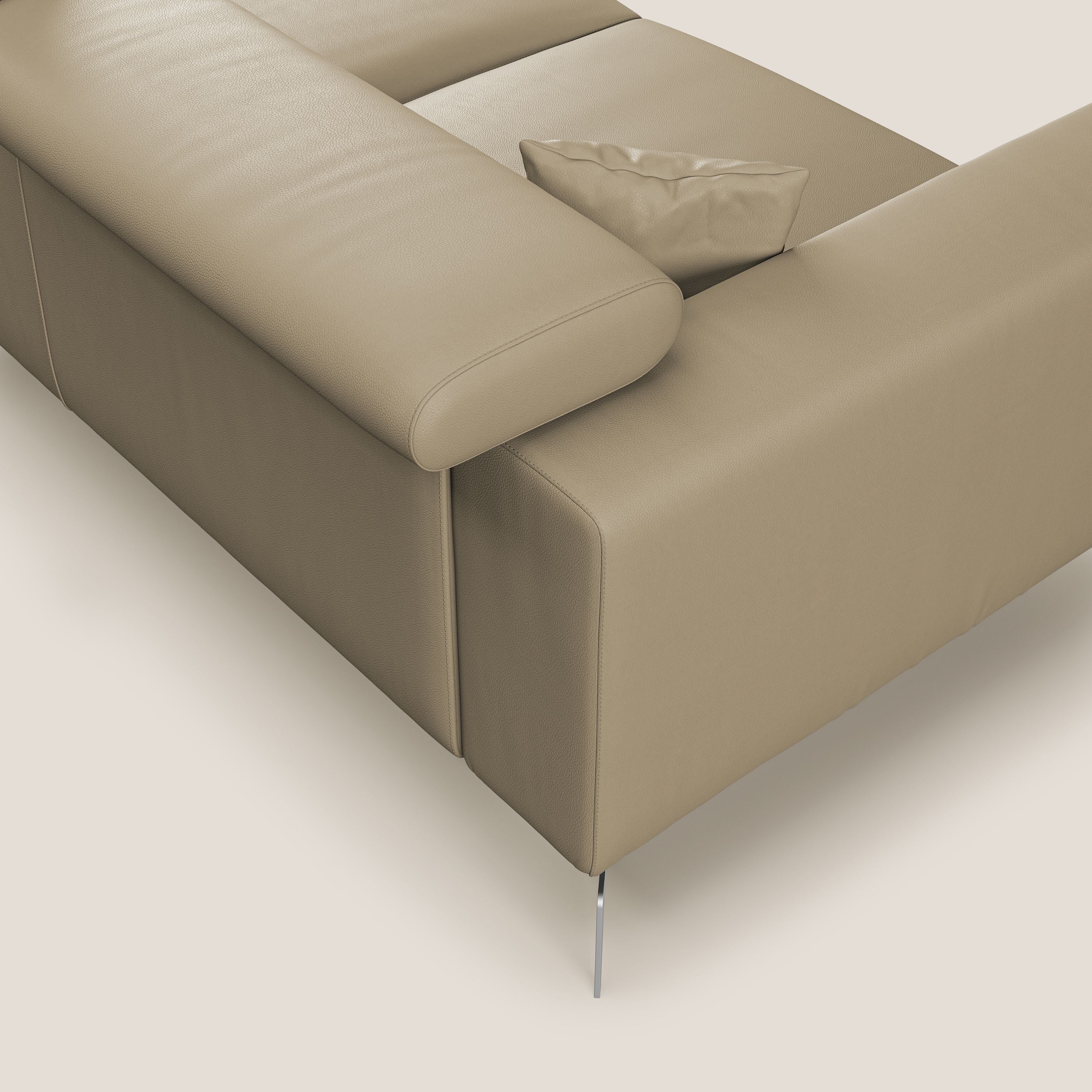 Blade Divano moderno angolare con poggiatesta reclinabili in Ecopelle T04 beige - divani.store
