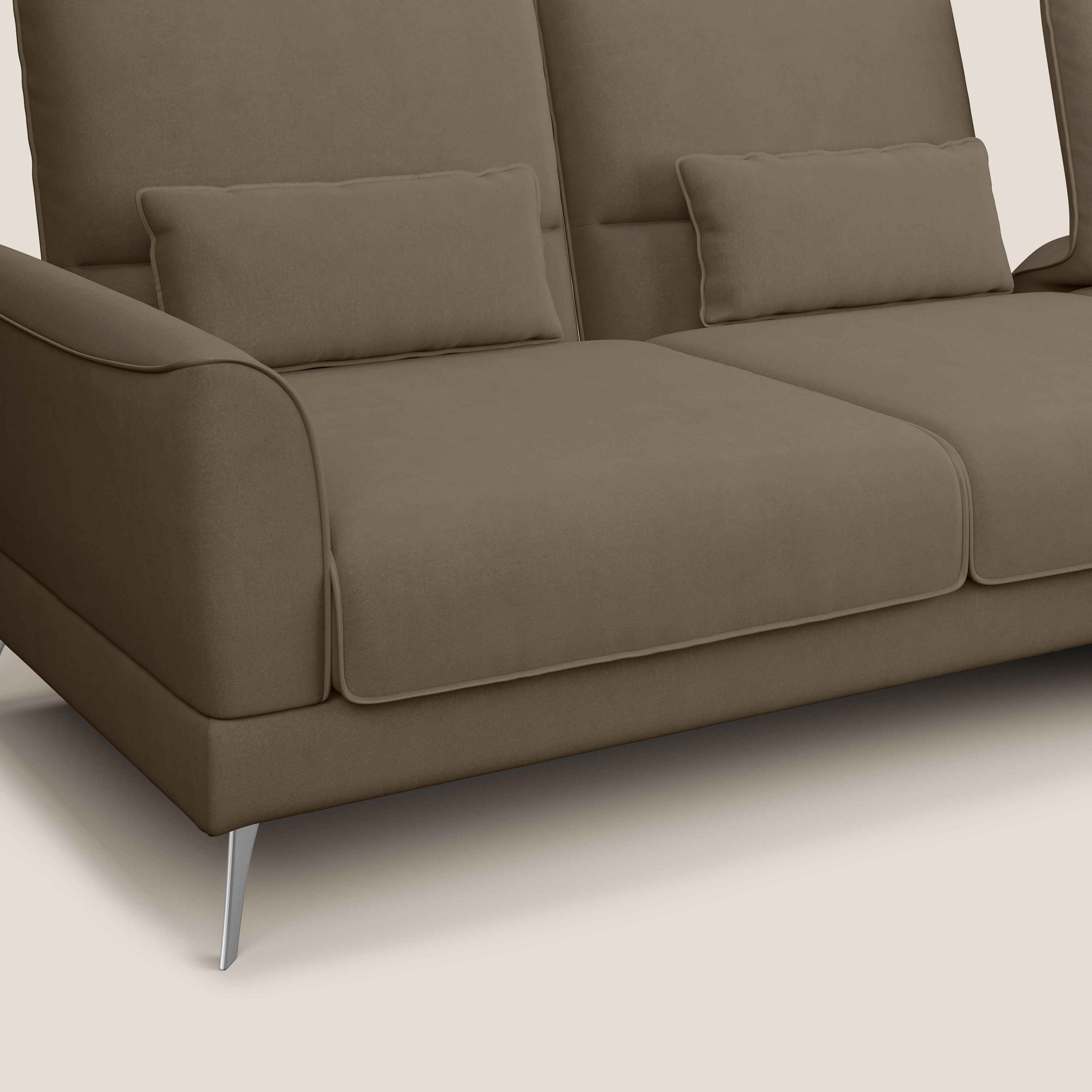 Tommy Divano angolare con relax e schienali traslanti in microfibra smacchiabile T11 marrone - divani.store