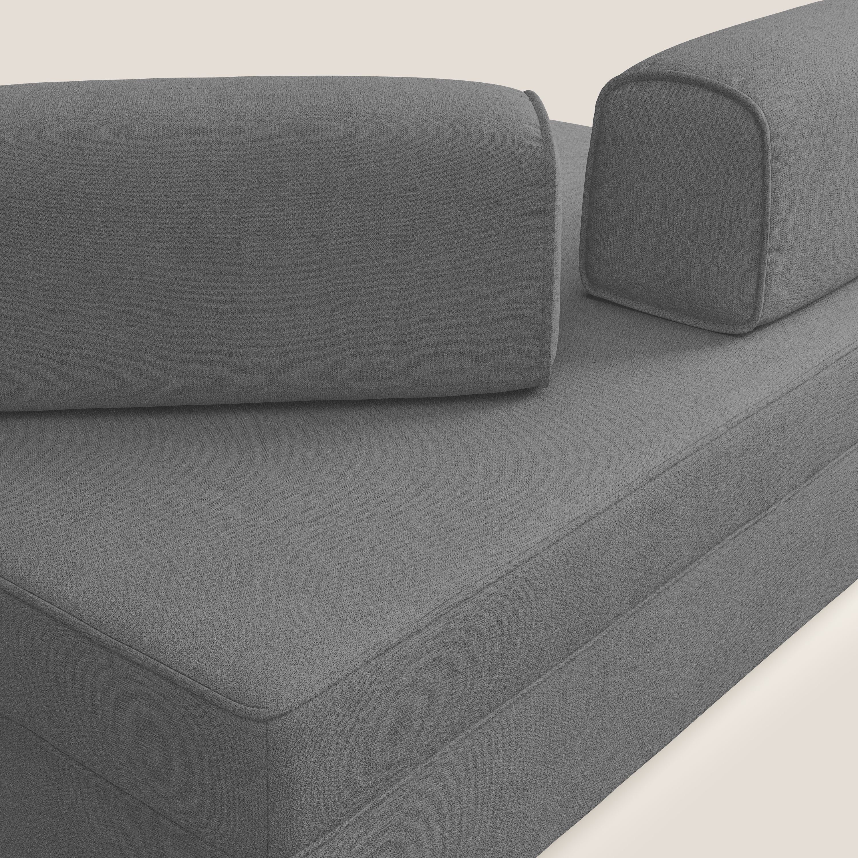 Liberty divano con pouf estraibile e schienali movibili in tessuto morbido impermeabile T02 grigio - divani.store