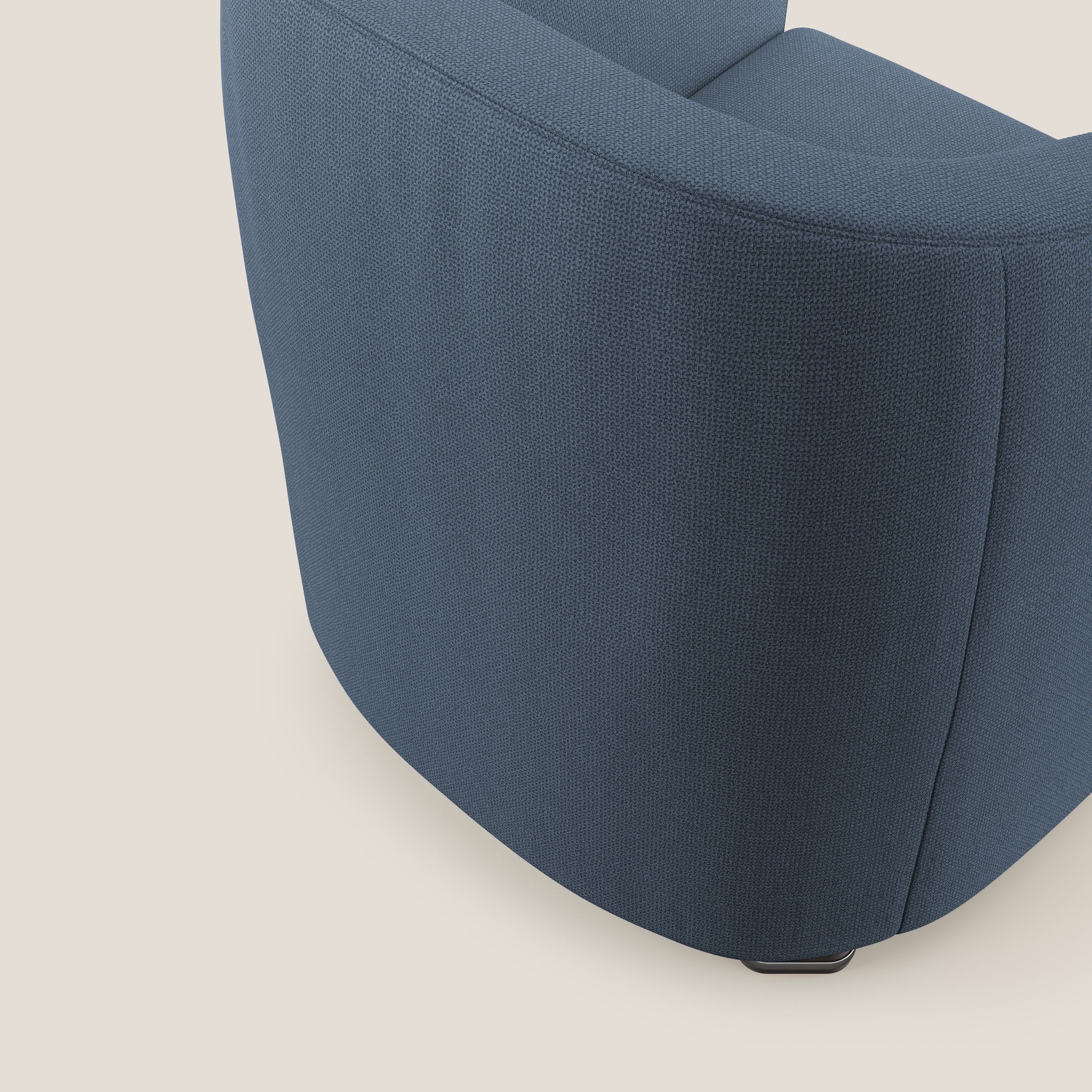 Cloe Poltroncina in tessuto smacchiabile con acqua QuickClean T08 blu - divani.store