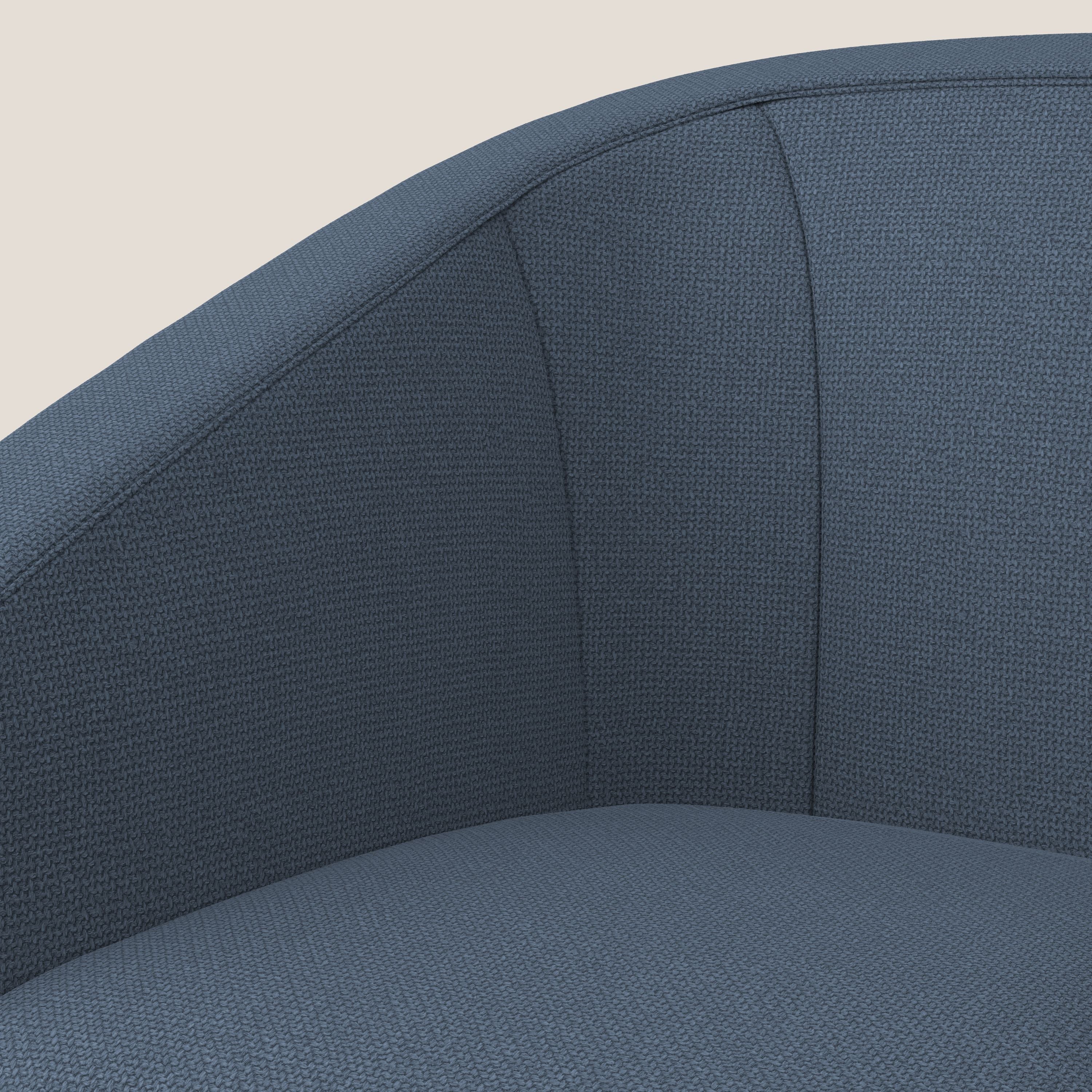 Cloe Poltroncina in tessuto smacchiabile con acqua QuickClean T08 blu - divani.store