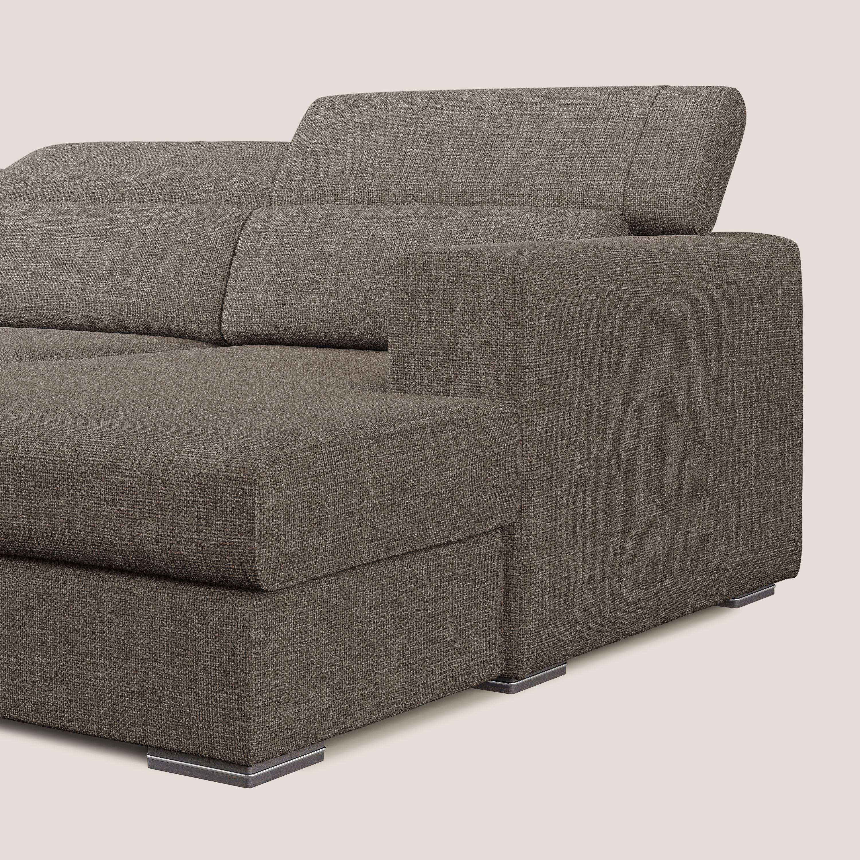 Vegas divano angolare con poggiatesta reclinabili in morbido tessuto impermeabile T06 marrone - divani.store