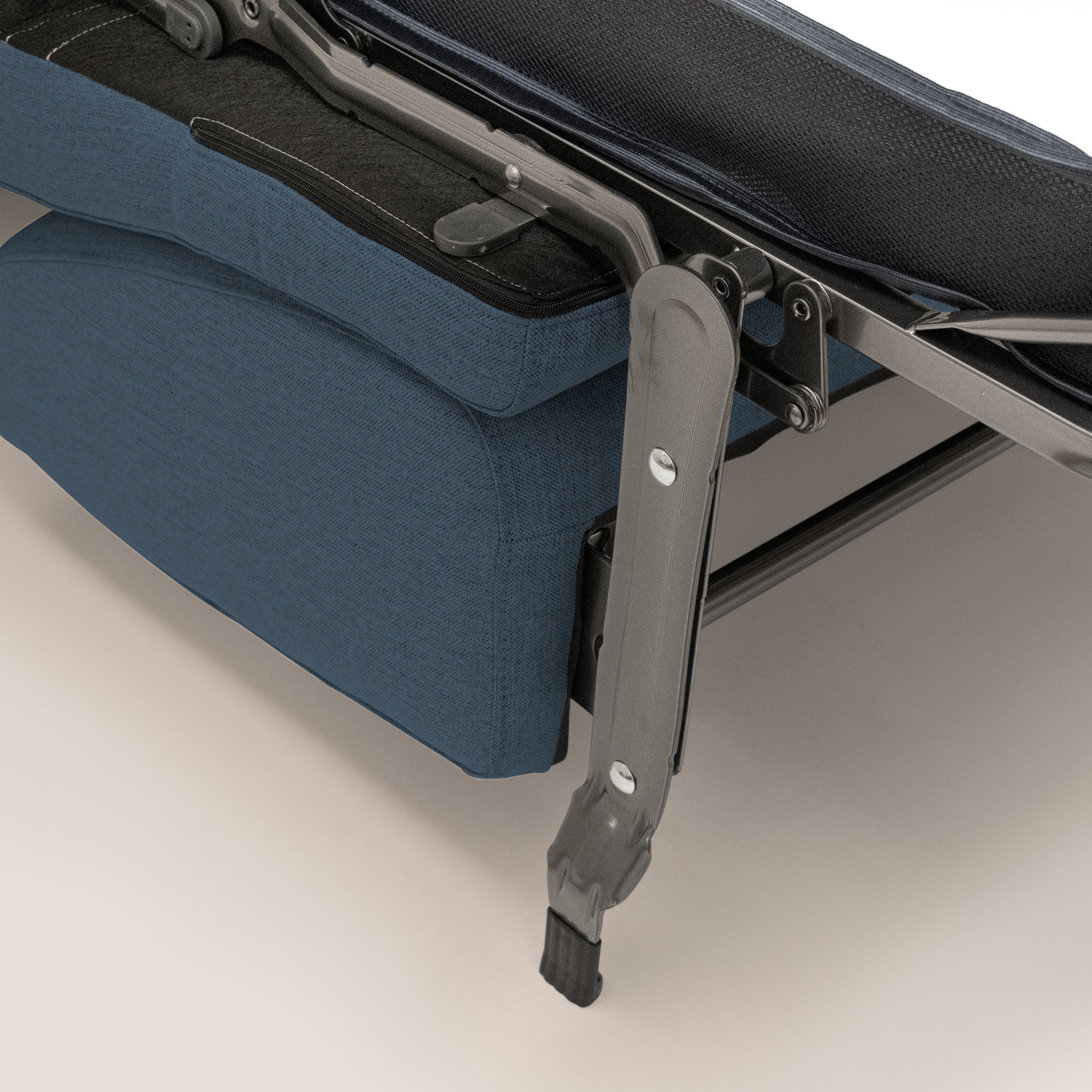 Scarlet Schlafsofa aus wasserfestem Baumwollmischgewebe T19 blau