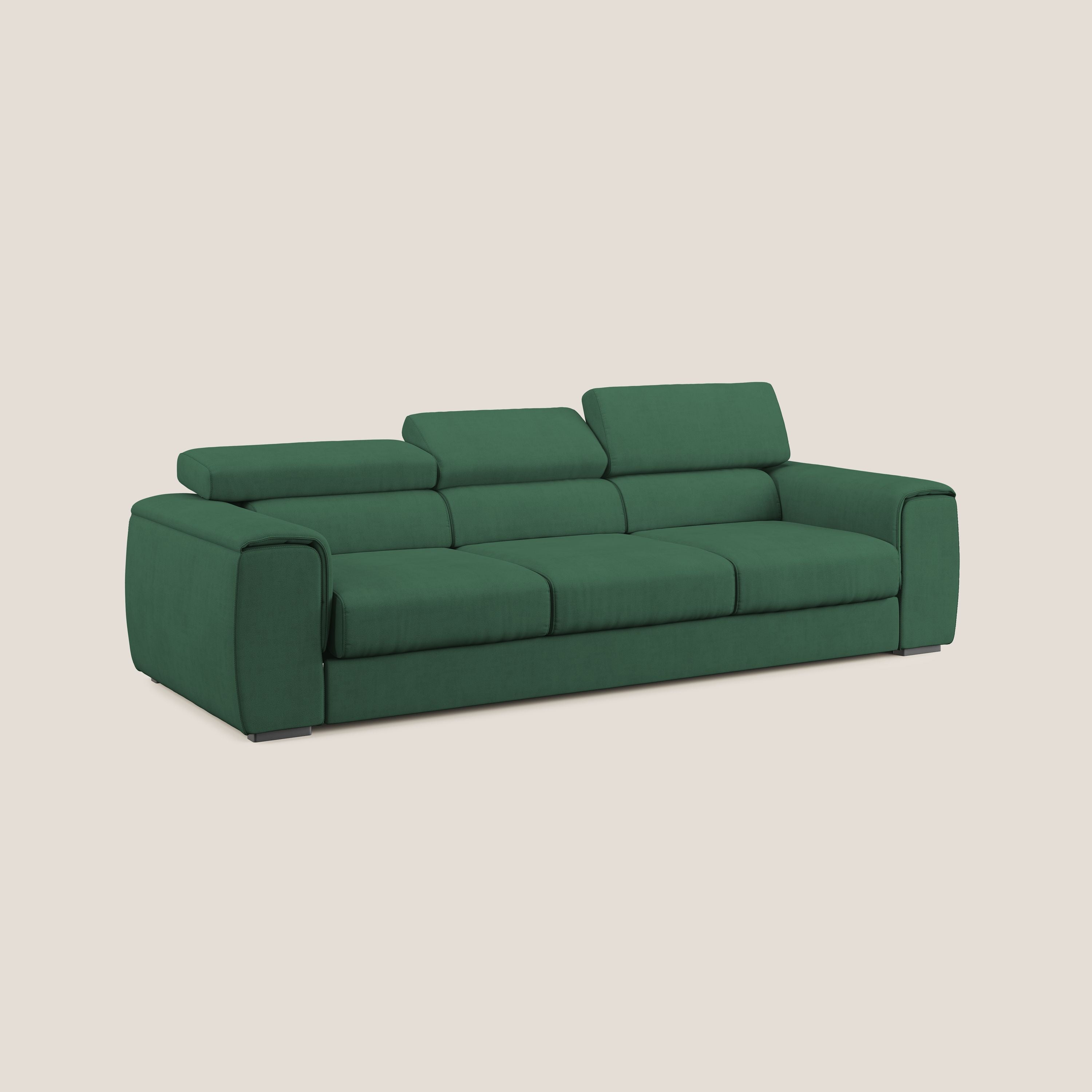 Zeno Divano con pouf estraibile poggiapiedi a 3 sedute in tessuto morbido impermeabile T02 verde - divani.store