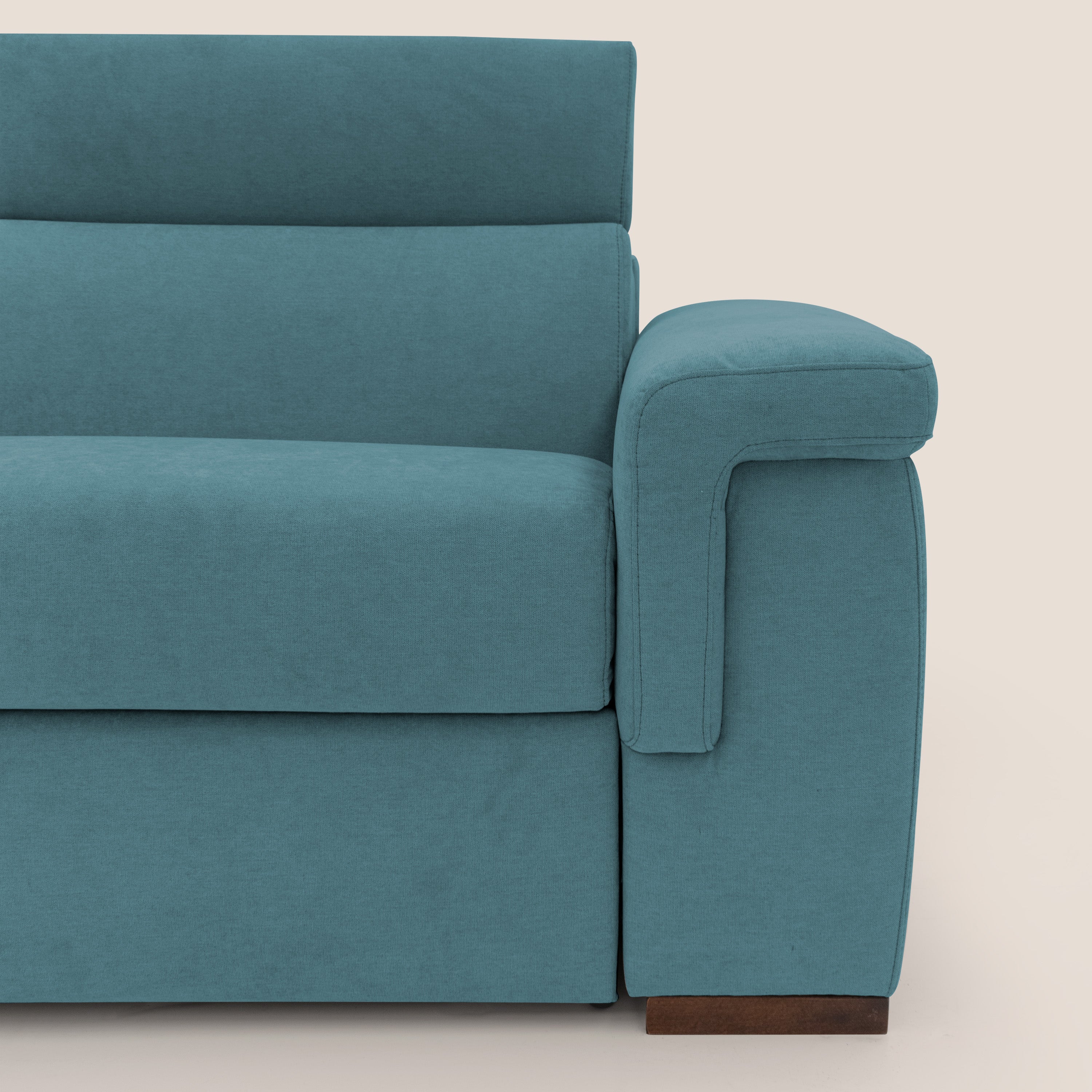 Giunone divano letto con materasso alto 18 cm e poggiatesta reclinabili in tessuto impermeabile T02 azzurro - divani.store