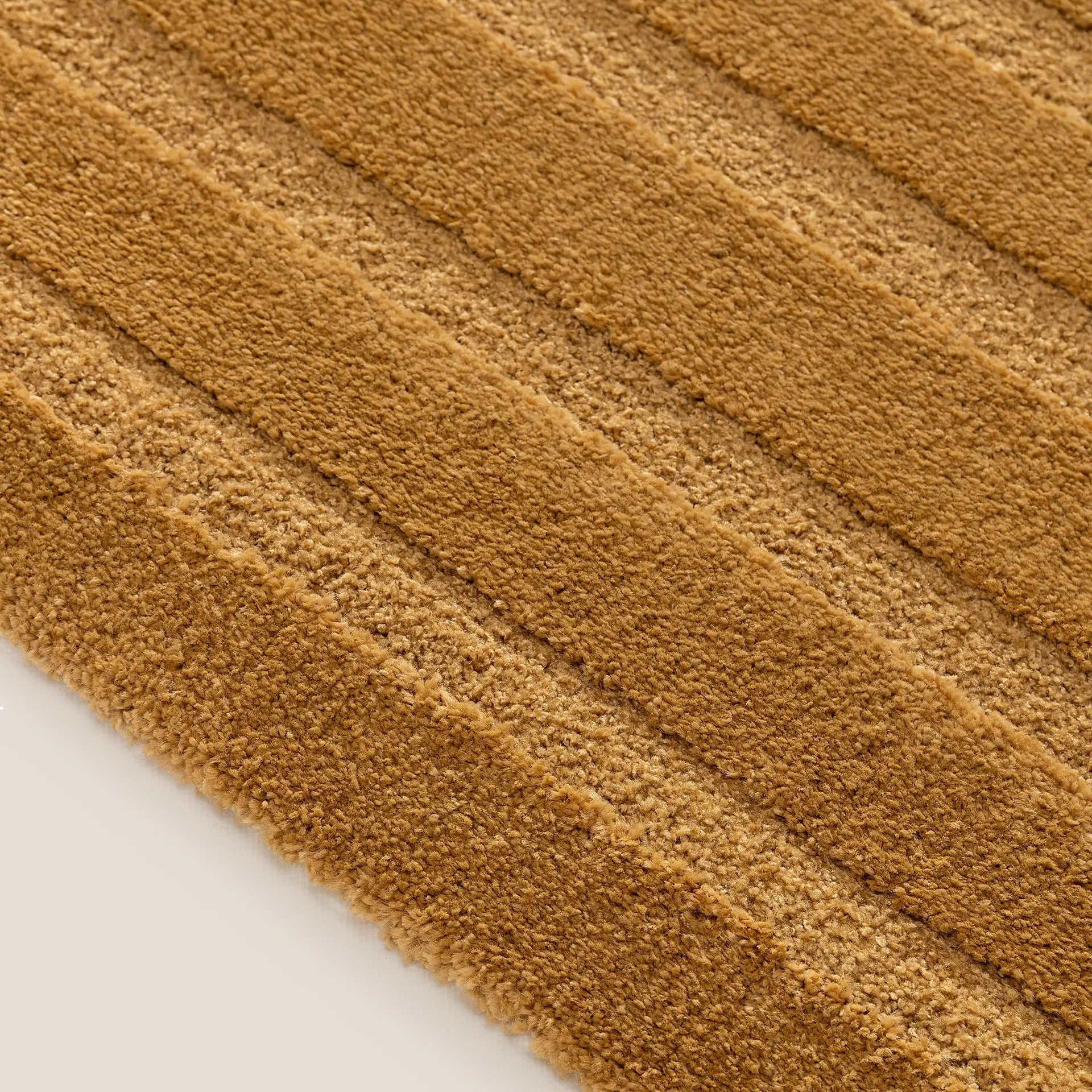 Zefira tappeto con motivo a rilievo giallo impermeabile - divani.store