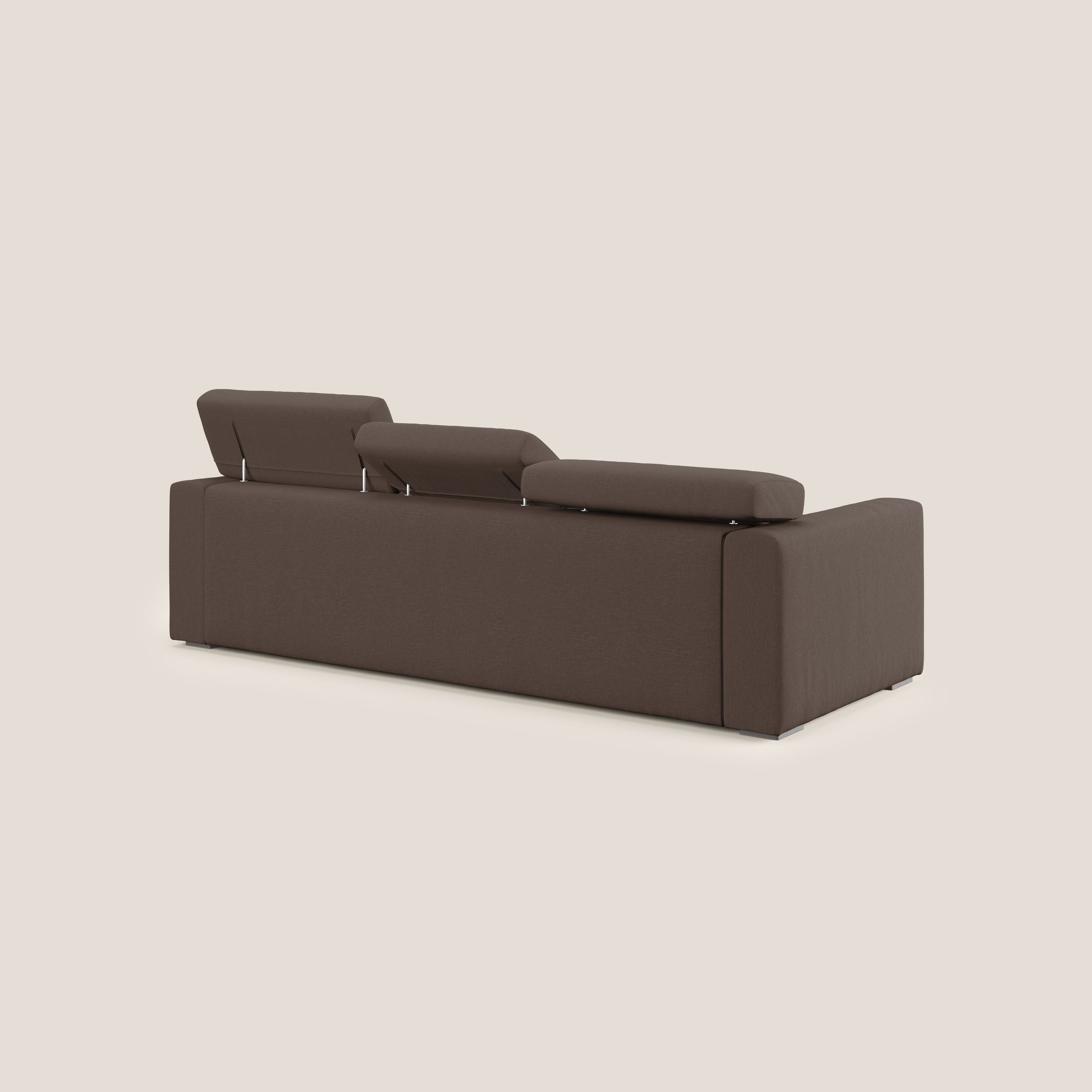 Dylan divano a 3 sedute con pouf estraibile poggiapiedi in tessuto simil cotone impermeabile T13 marrone - divani.store