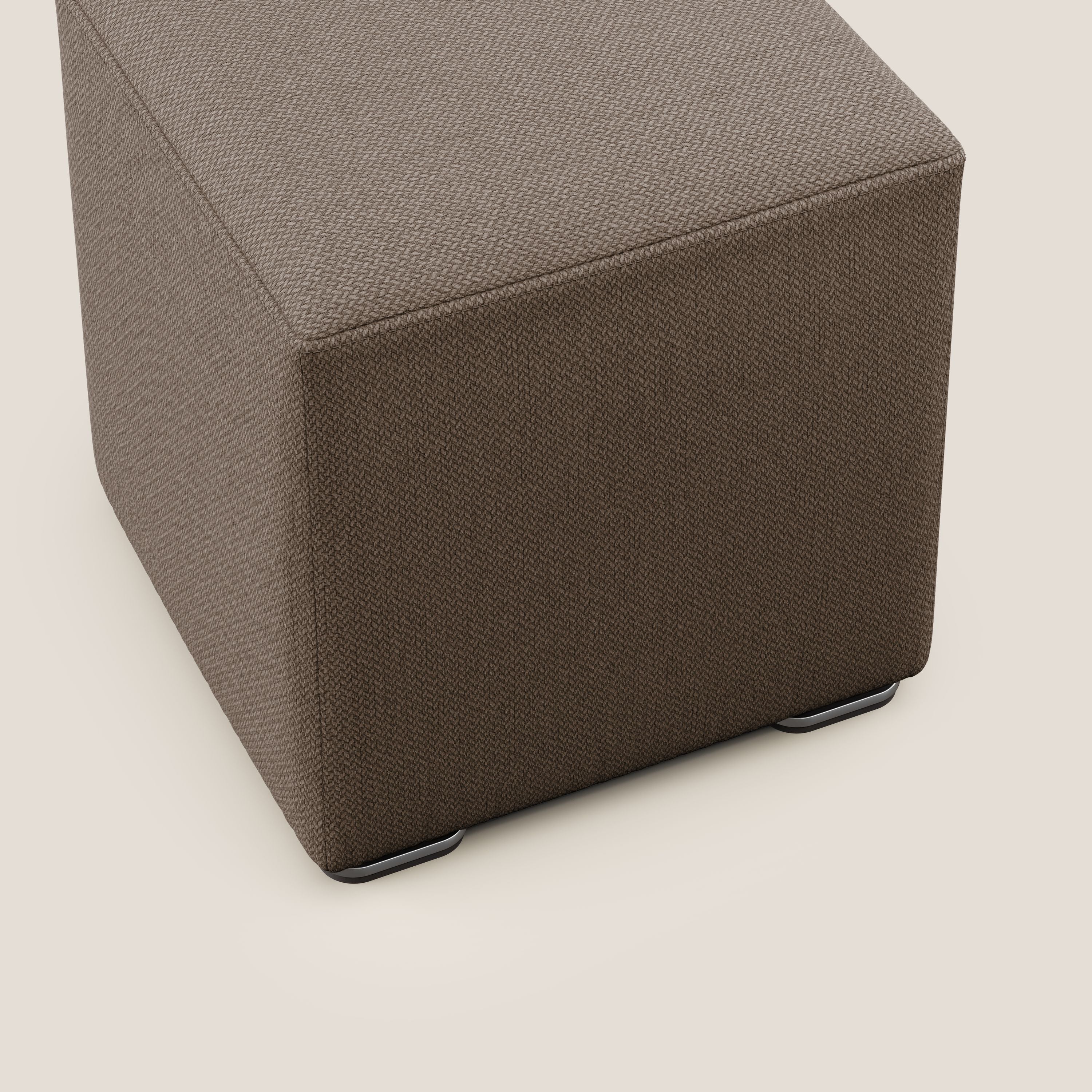 Cube pouf in tessuto morbido smacchiabile T05 marrone - divani.store
