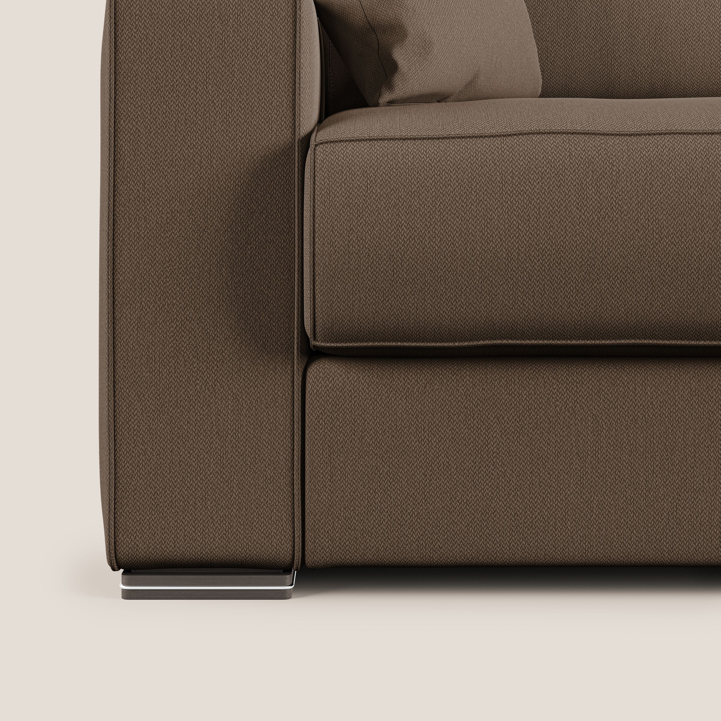 Dream Divano letto moderno dai morbidi cuscini in tessuto smacchiabile T05 marrone - divani.store