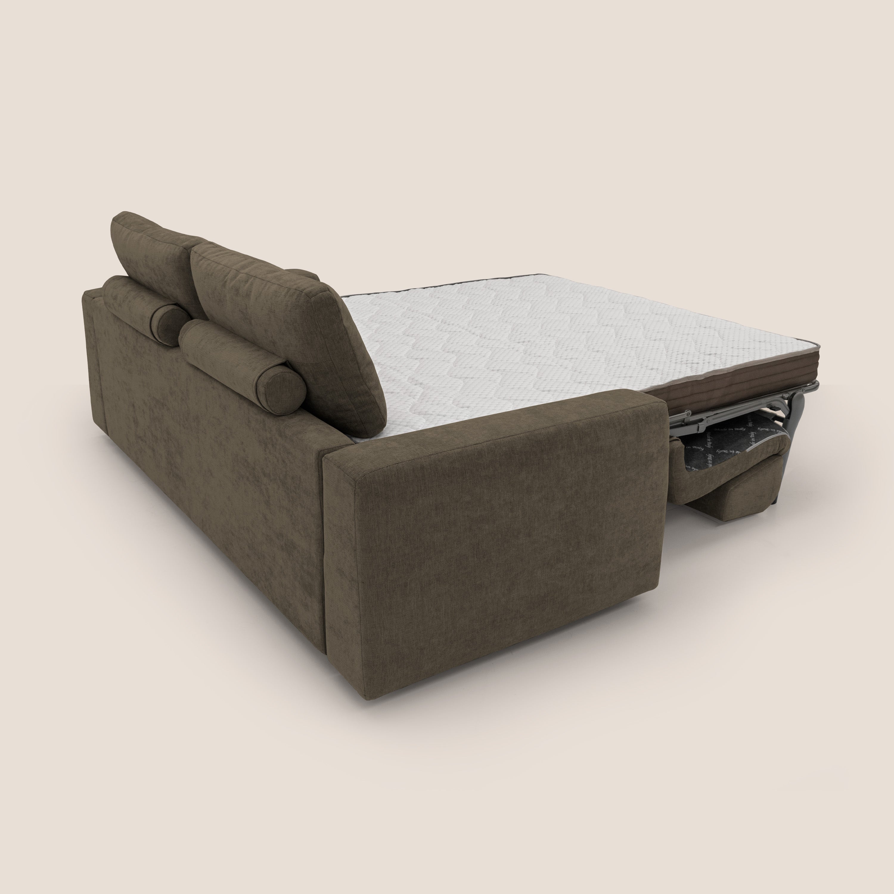 Freia Divano letto minimal materasso h15 cm con morbidi schienali in tessuto impermeabile T14 marrone - divani.store