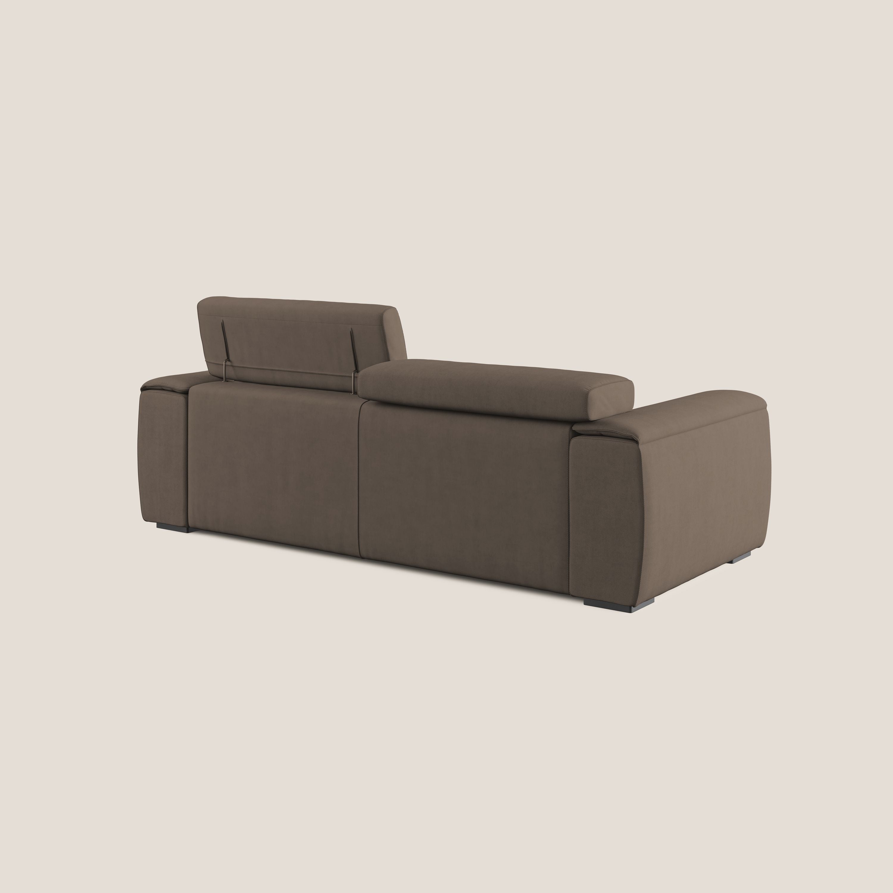 Zeno Divano con pouf estraibile poggiapiedi in tessuto morbido impermeabile T02 marrone - divani.store