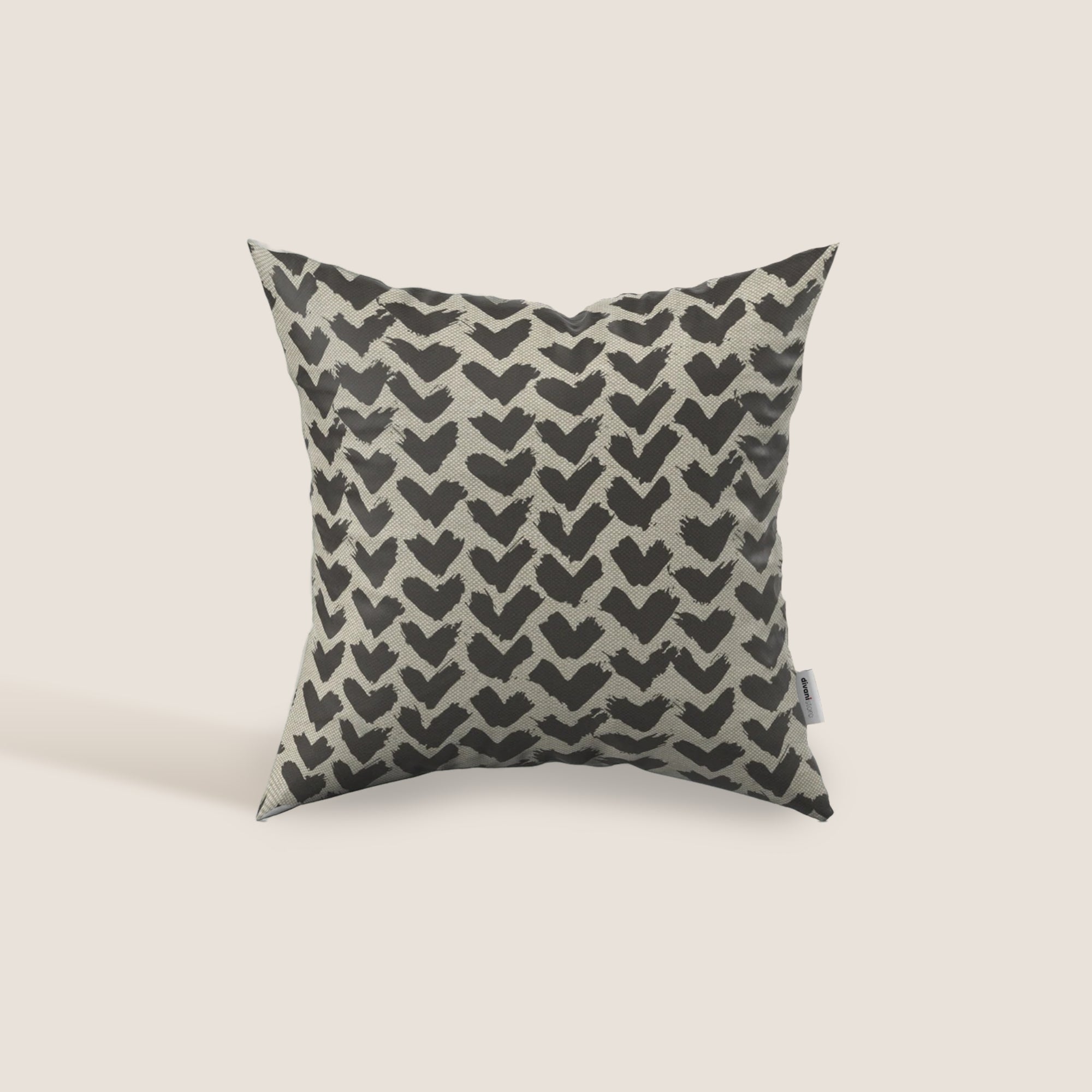 Arrow cuscini geometrici disponibile in diversi colori realizzato in tessuto Idrorepellente – Tortora - divani.store