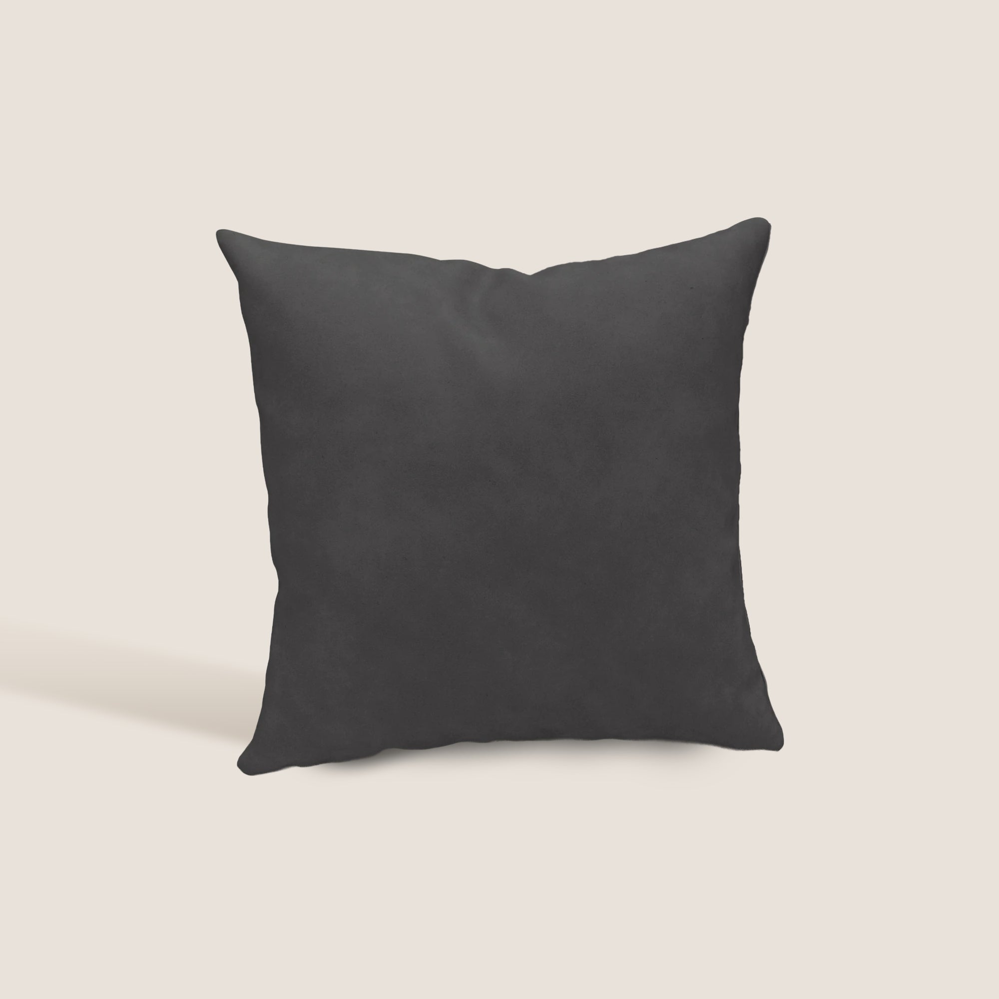 Atlanta cuscino quadrato disponibile in diversi colori realizzato in ecopelle primofiore nero - divani.store