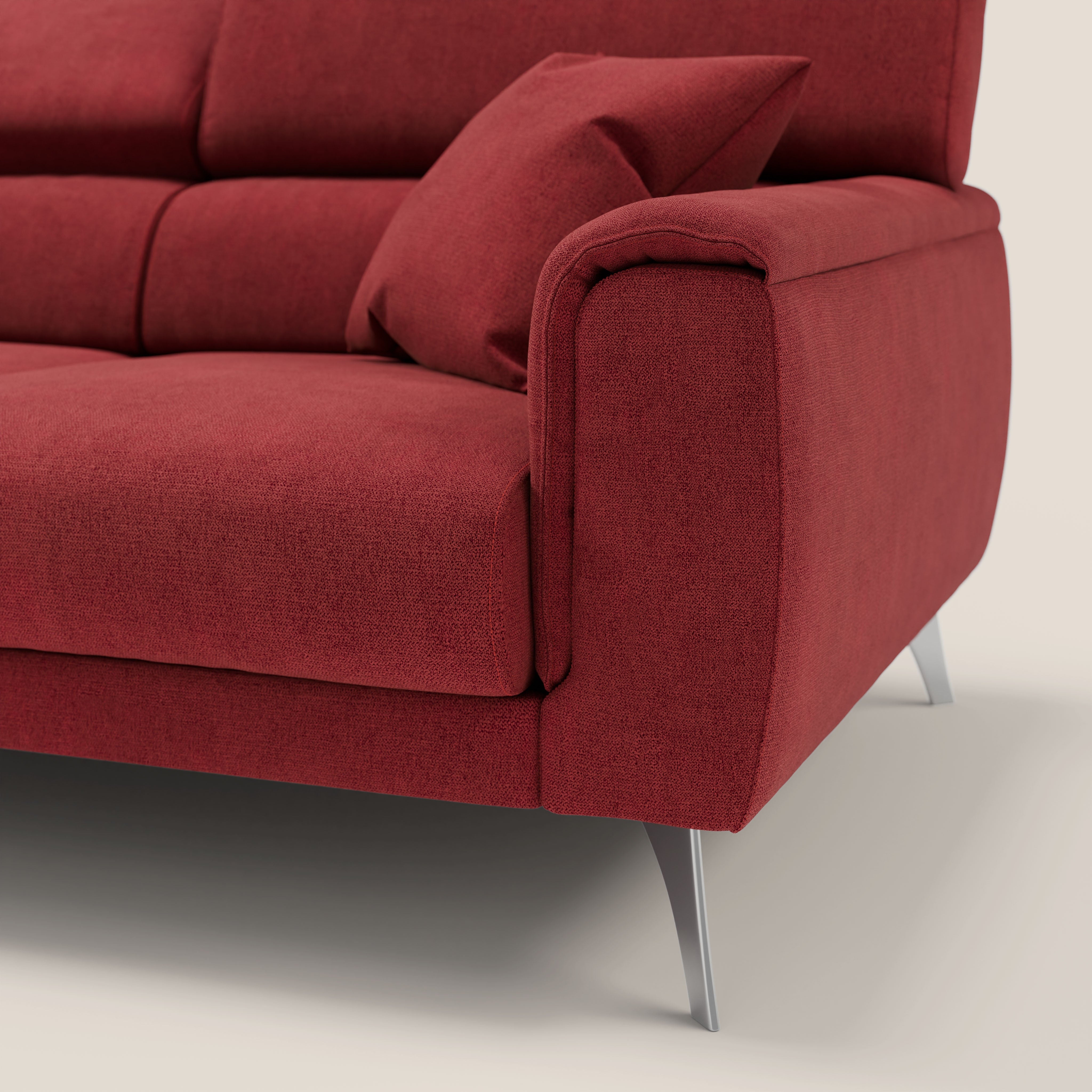 Caravaggio divano con 3 sedute allungabili indipendenti e poggiatesta reclinabili in tessuto impermeabile T02 rosso - divani.store