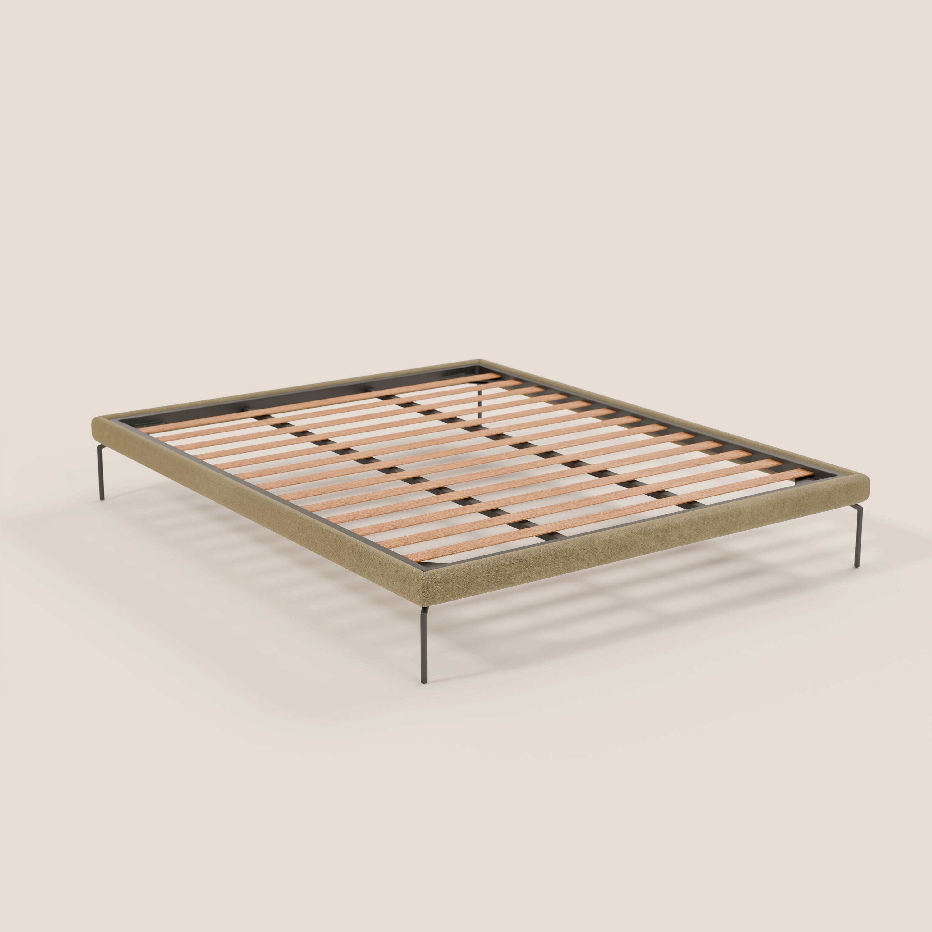 Il sommier sfoderabile Ring di Letti.store è caratterizzato da gambe alte 24 cm, bordo in tessuto impermeabile T14 beige e doghe in legno, che combinano design e qualità italiana su uno sfondo beige chiaro.