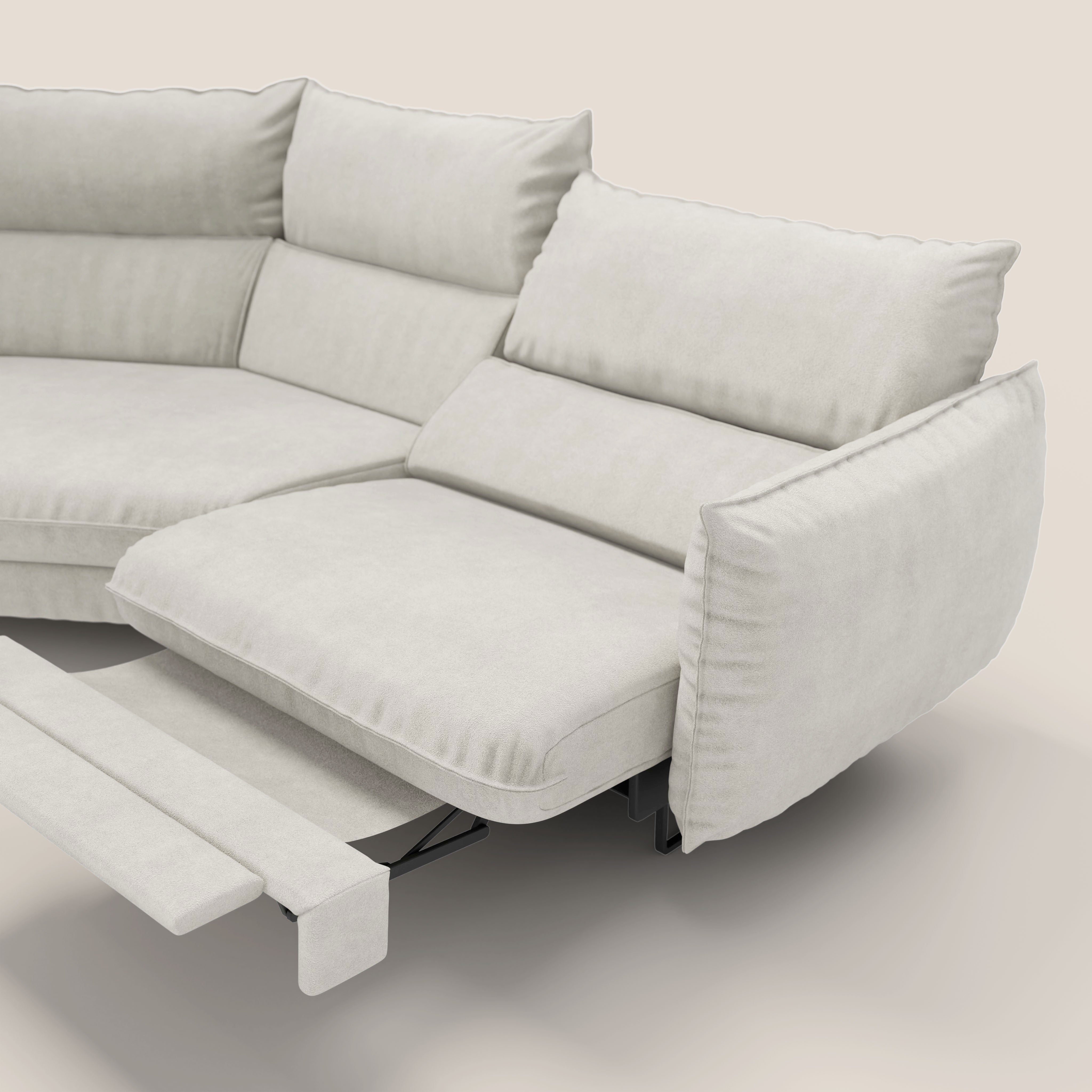 Monamour divano moderno angolare con opzione relax elettrico in microfibra smacchiabile impermeabile T11 panna - divani.store