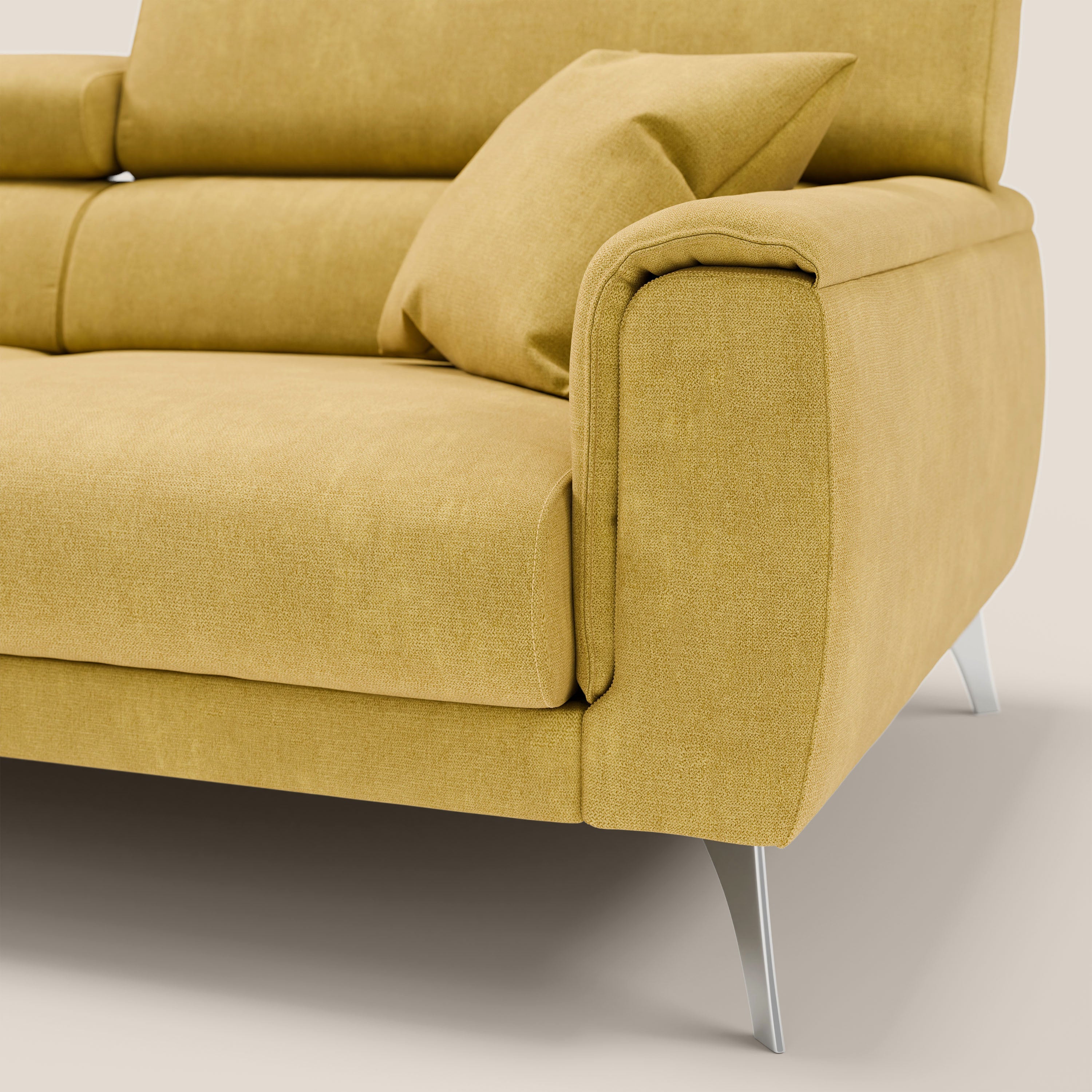 Caravaggio divano con sedute allungabili e poggiatesta reclinabili in tessuto impermeabile T02 giallo - divani.store