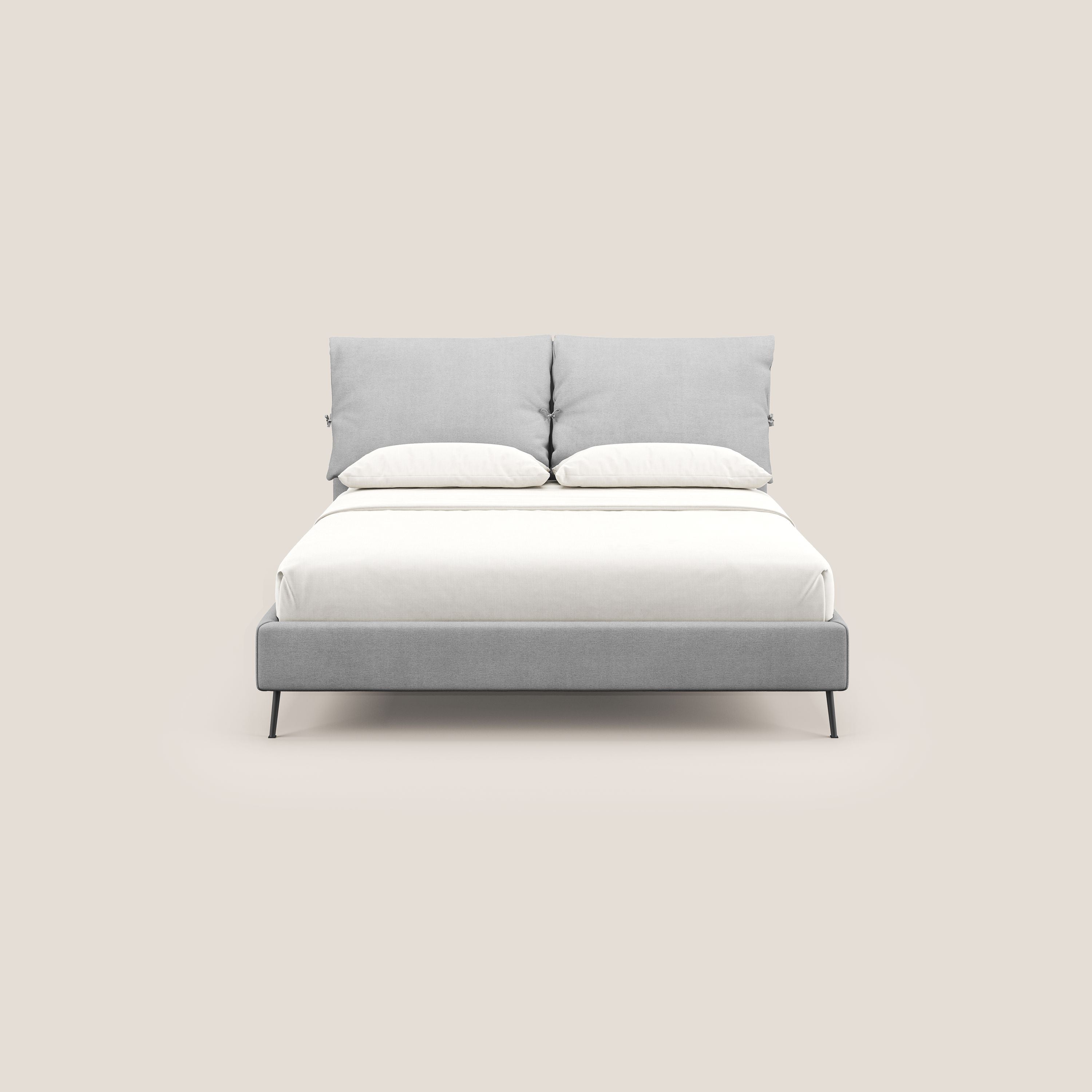 Artemisia letto imbottito con piedini alti sfoderabile in tessuto smacchiabile T17 grigio - divani.store
