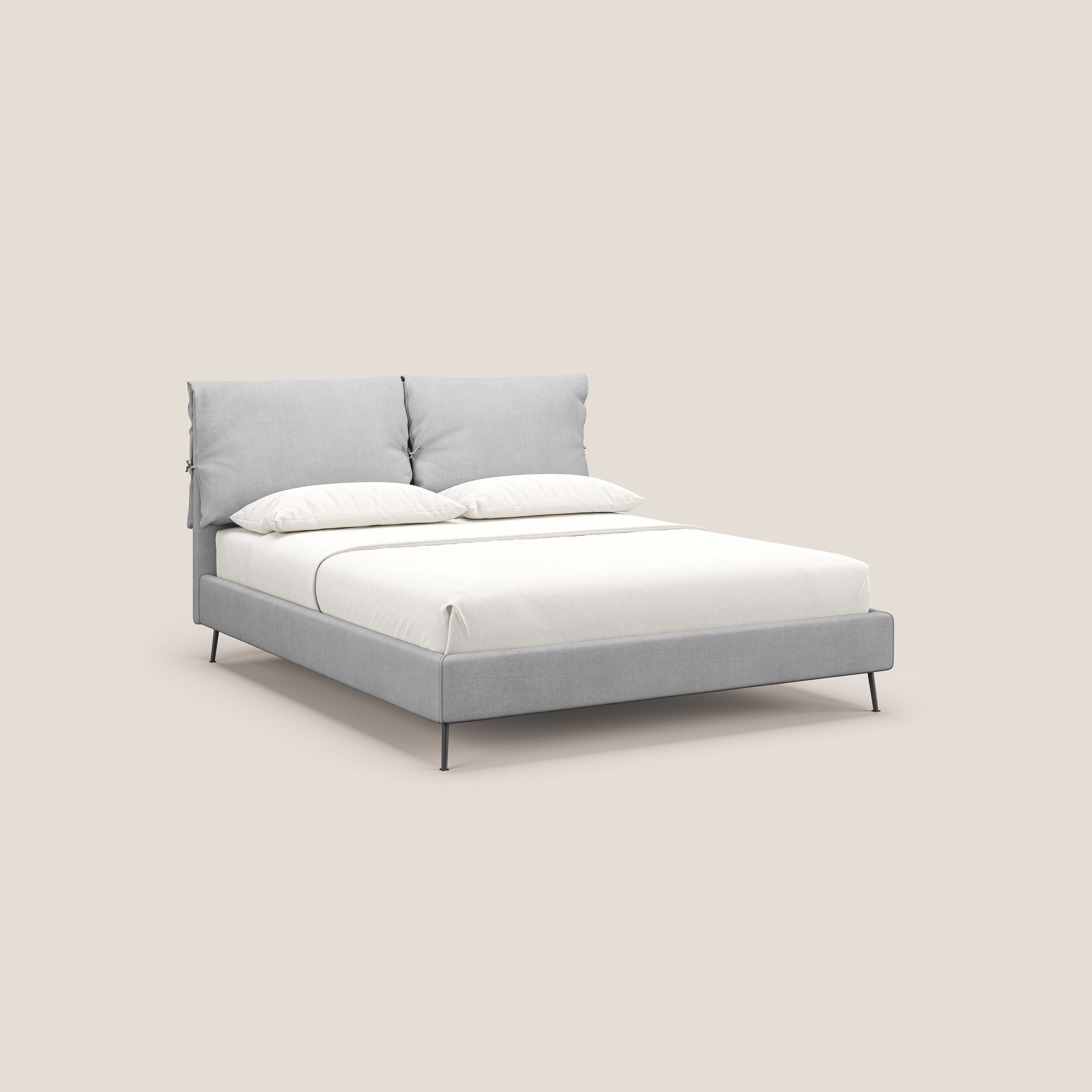 Artemisia letto imbottito con piedini alti sfoderabile in tessuto smacchiabile T17 grigio - divani.store