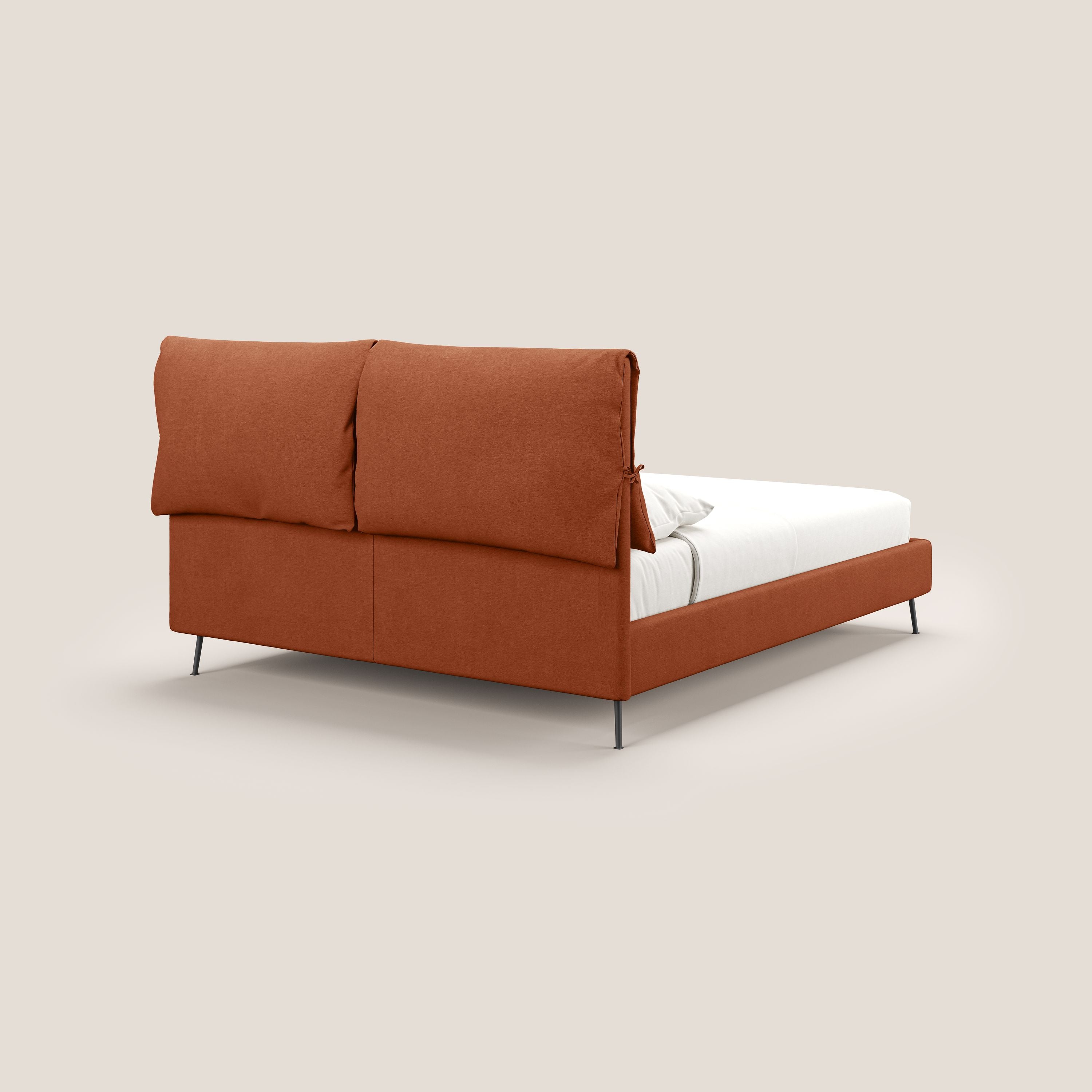 Artemisia letto imbottito con piedini alti sfoderabile in tessuto smacchiabile T17 arancio - divani.store