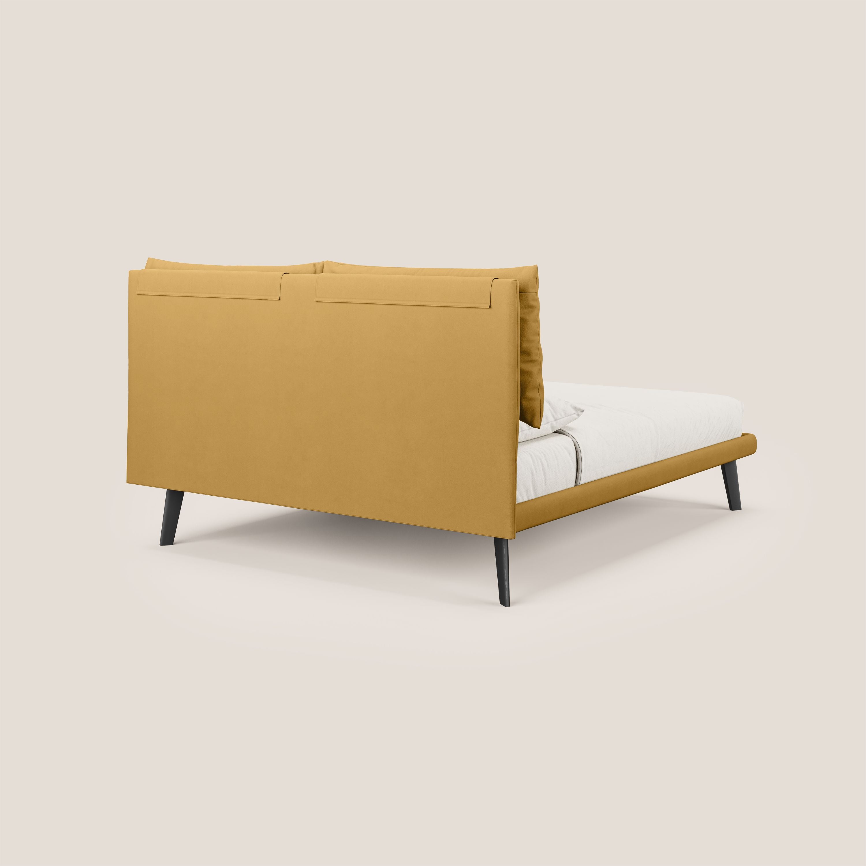 Astrid letto imbottito con piedi in legno in microfibra smacchiabile T11 giallo - divani.store