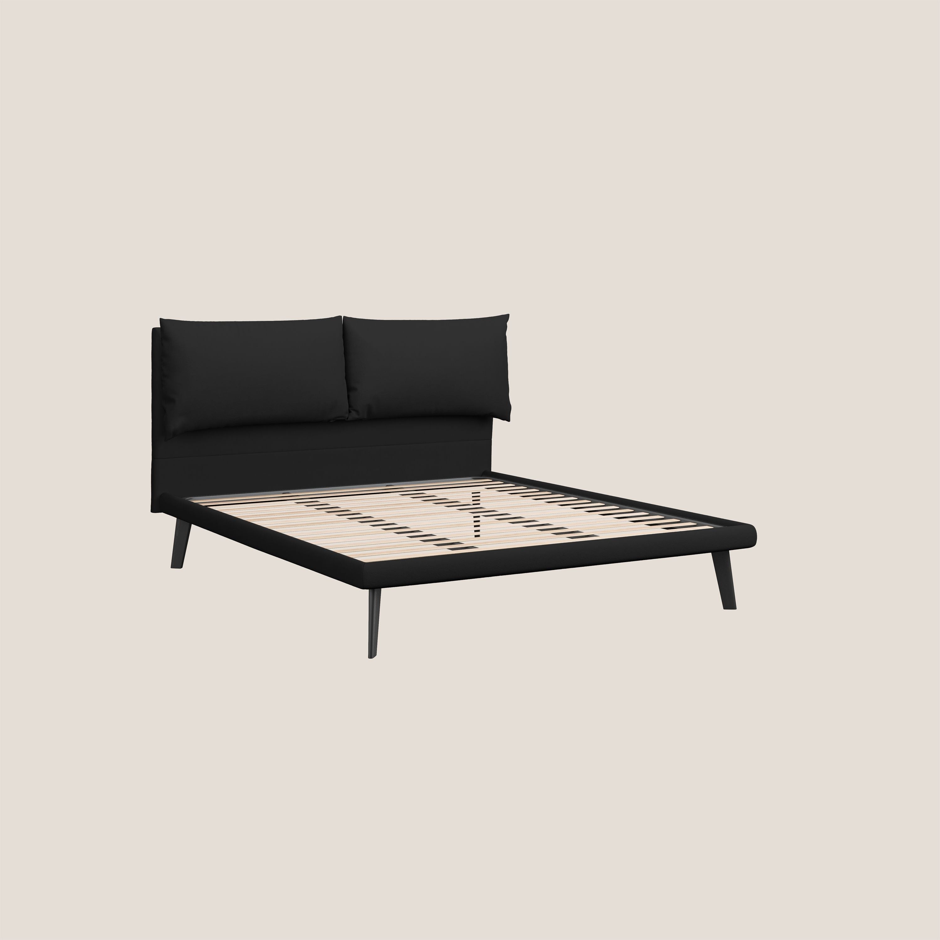 Astrid letto imbottito con piedi in legno in microfibra smacchiabile T11 nero - divani.store