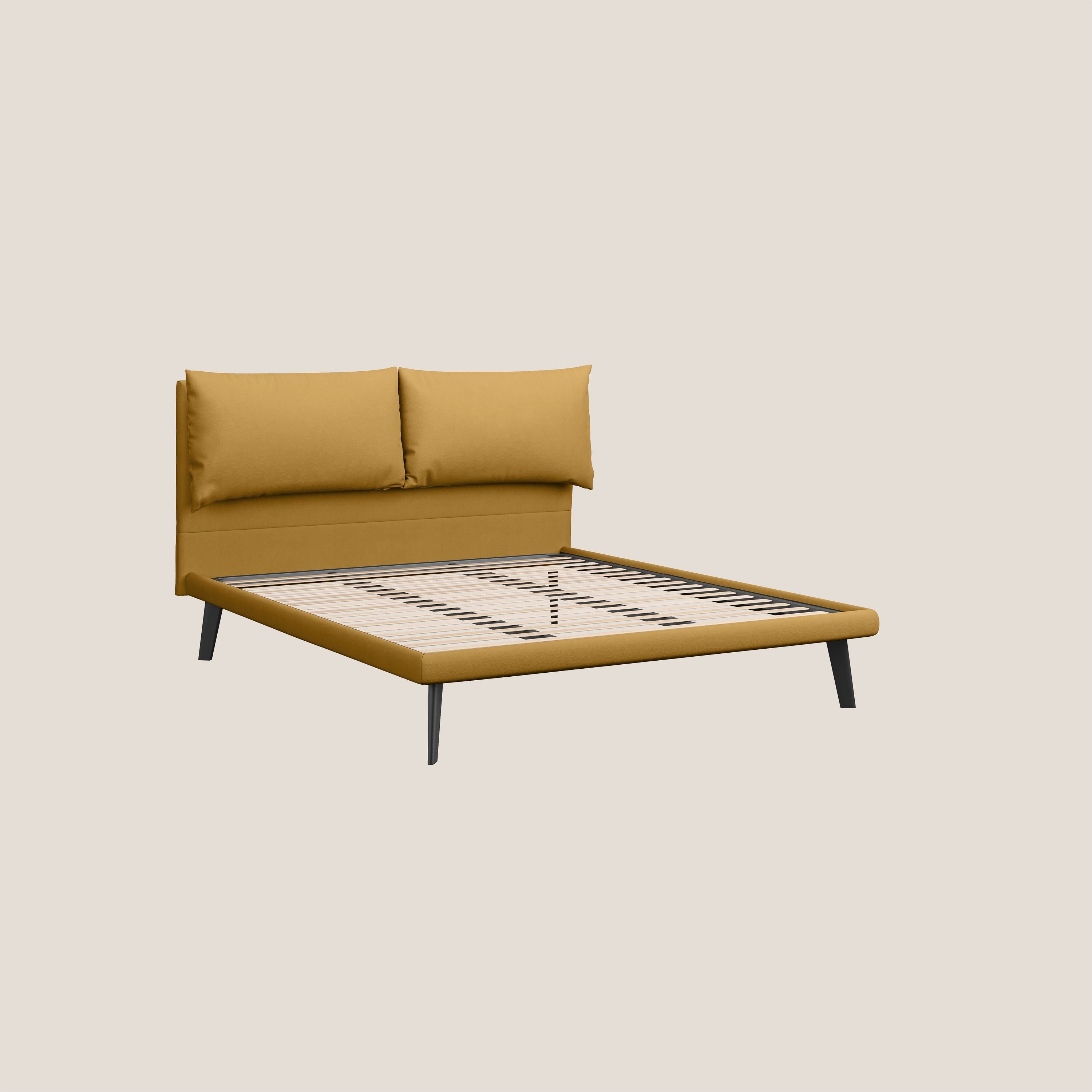 Astrid letto imbottito con piedi in legno in microfibra smacchiabile T11 giallo - divani.store
