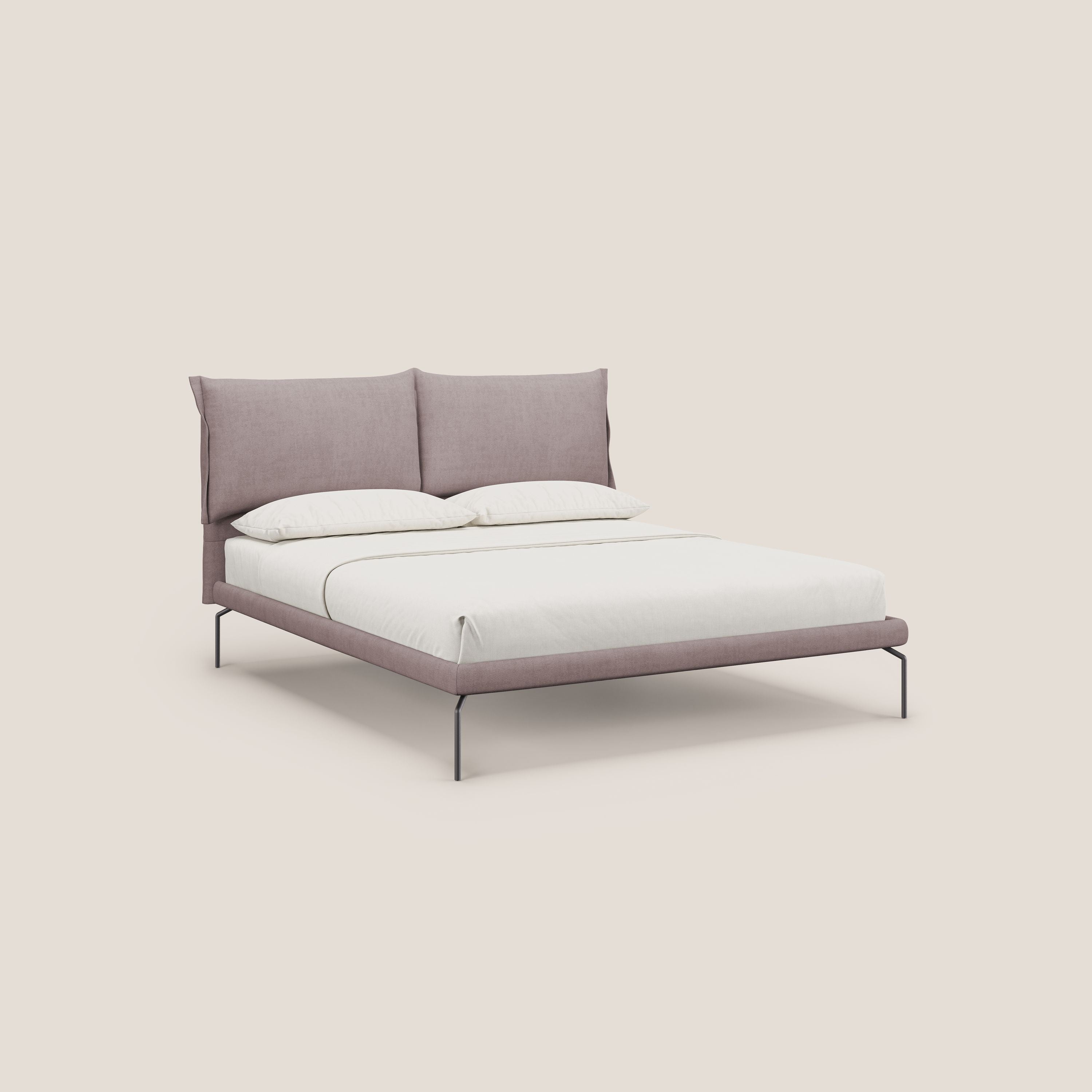 Bice letto imbottito con cuscini e piedi alti in metallo in tessuto impermeabile T02 rosa - divani.store