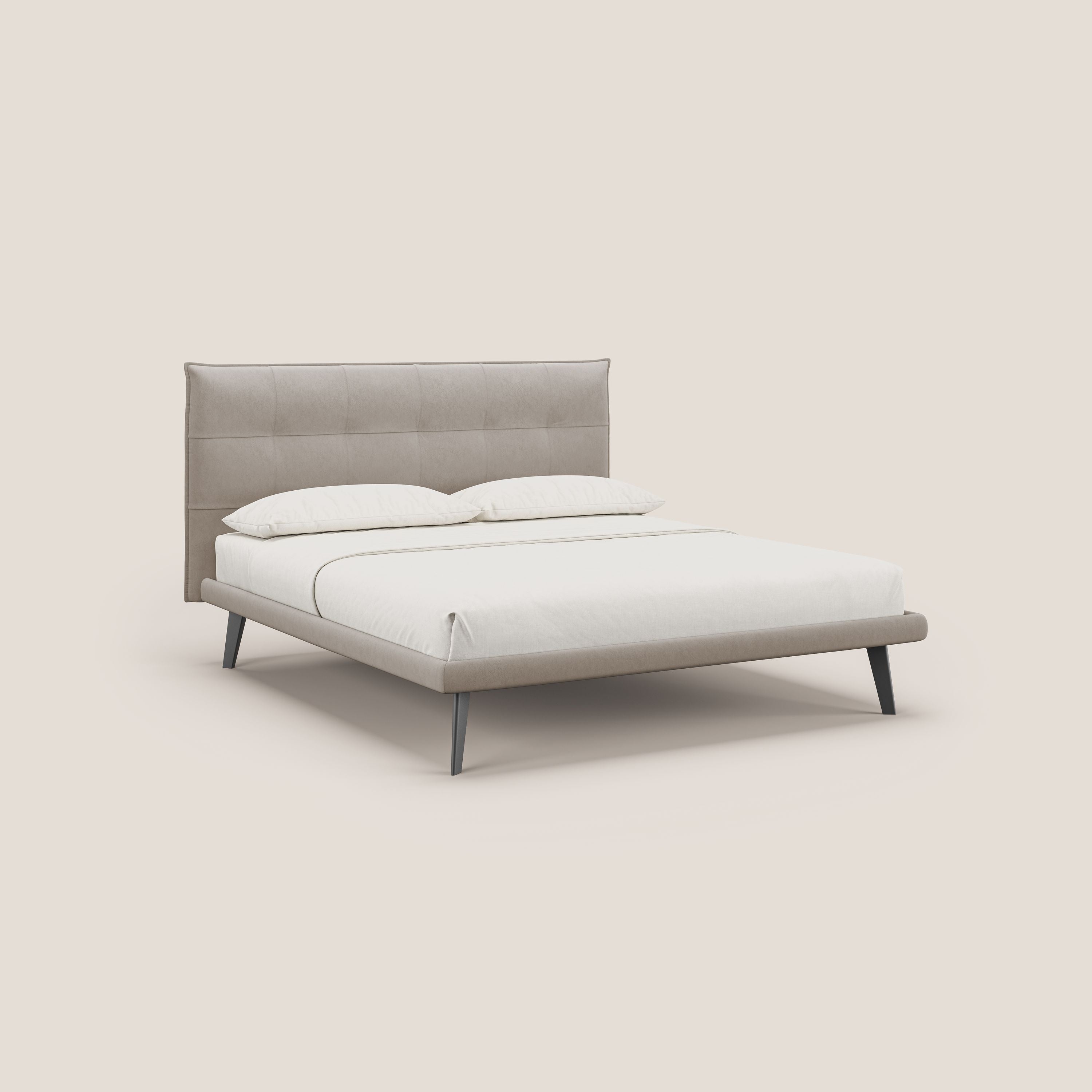 Brigitte letto con testata trapuntata piedi alti in mogano e tessuto impermeabile T09 tortora - divani.store