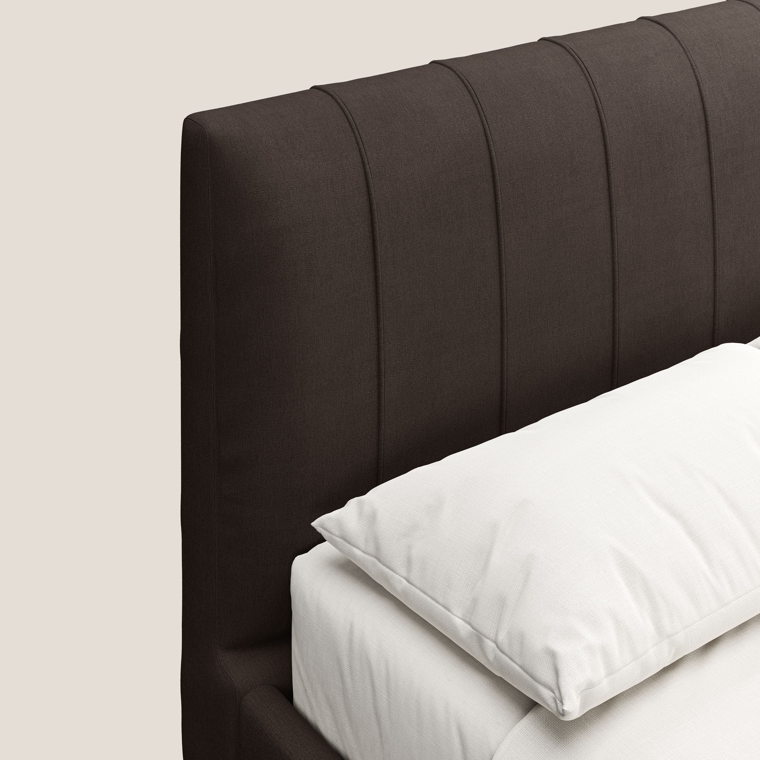 Calliope letto imbottito piedini alti completamente sfoderabile in tessuto smacchiabile T17 marrone - divani.store