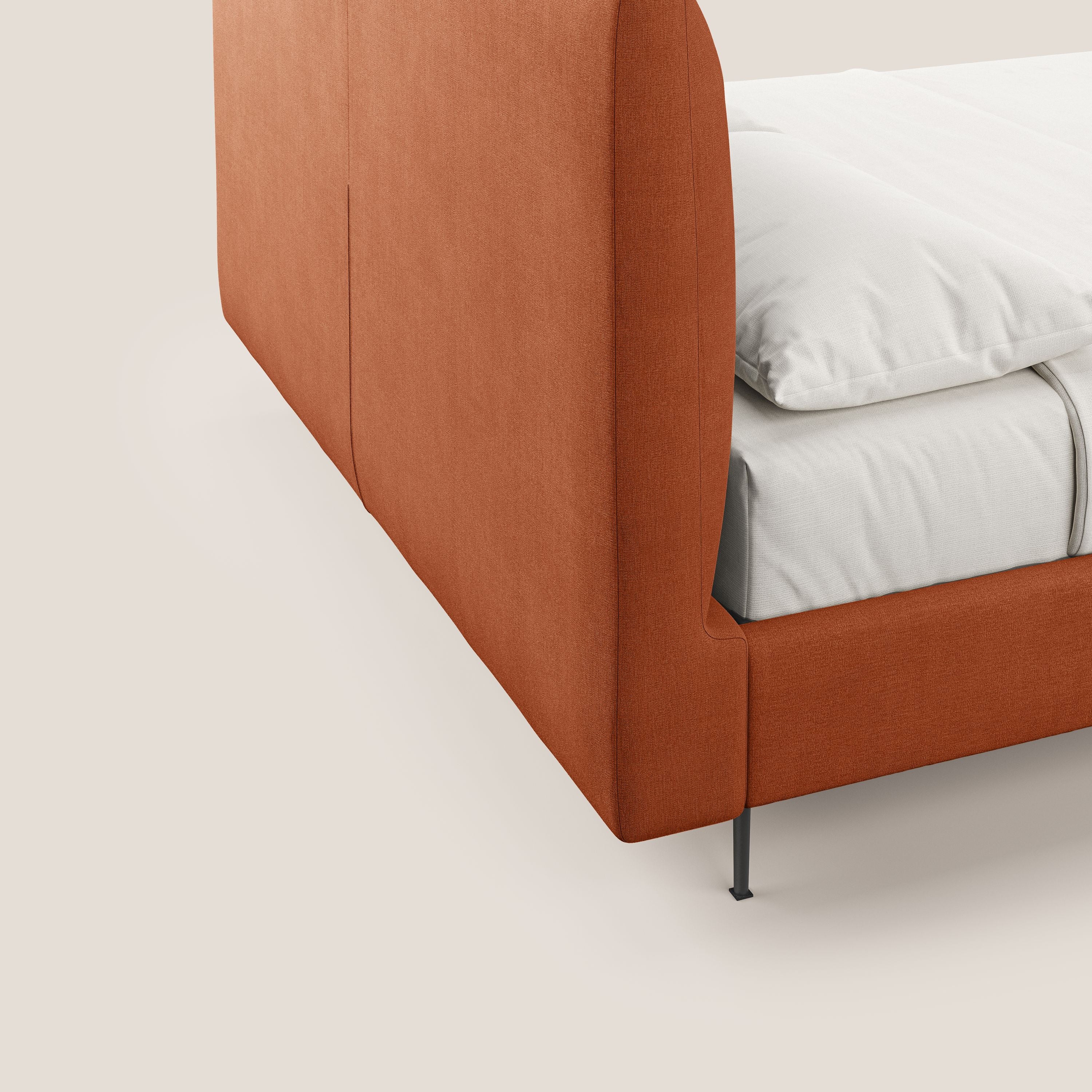 Calliope letto imbottito piedini alti completamente sfoderabile in tessuto smacchiabile T17 arancio - divani.store