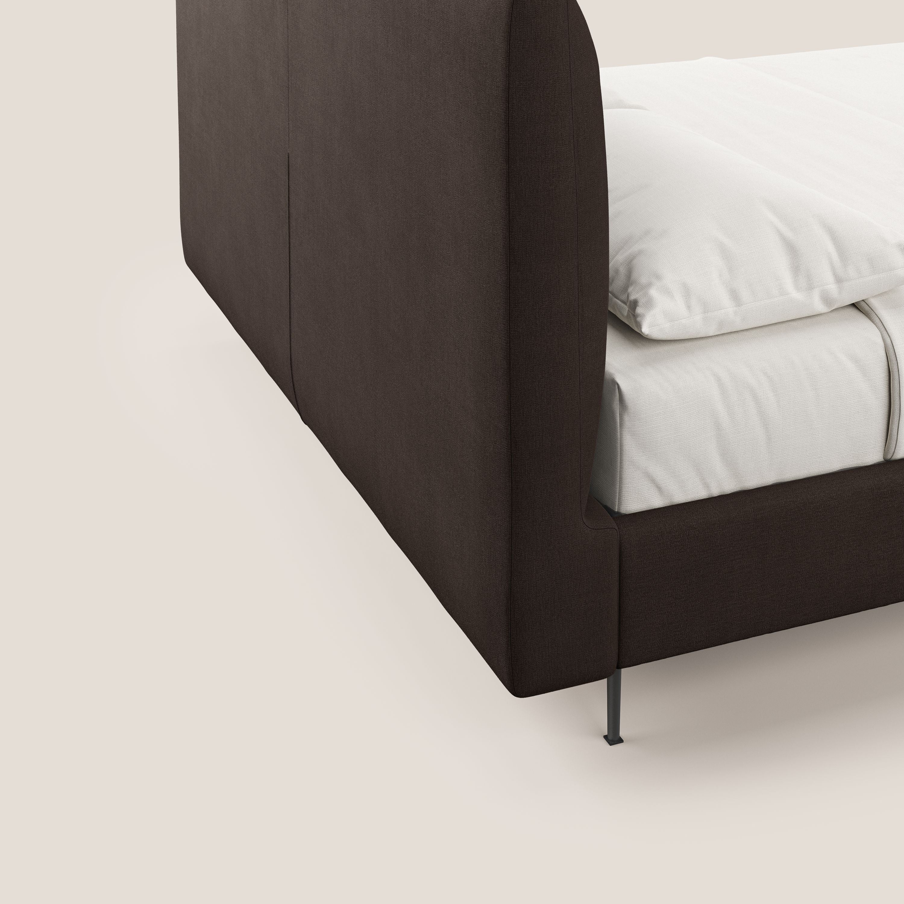 Calliope letto imbottito piedini alti completamente sfoderabile in tessuto smacchiabile T17 marrone - divani.store