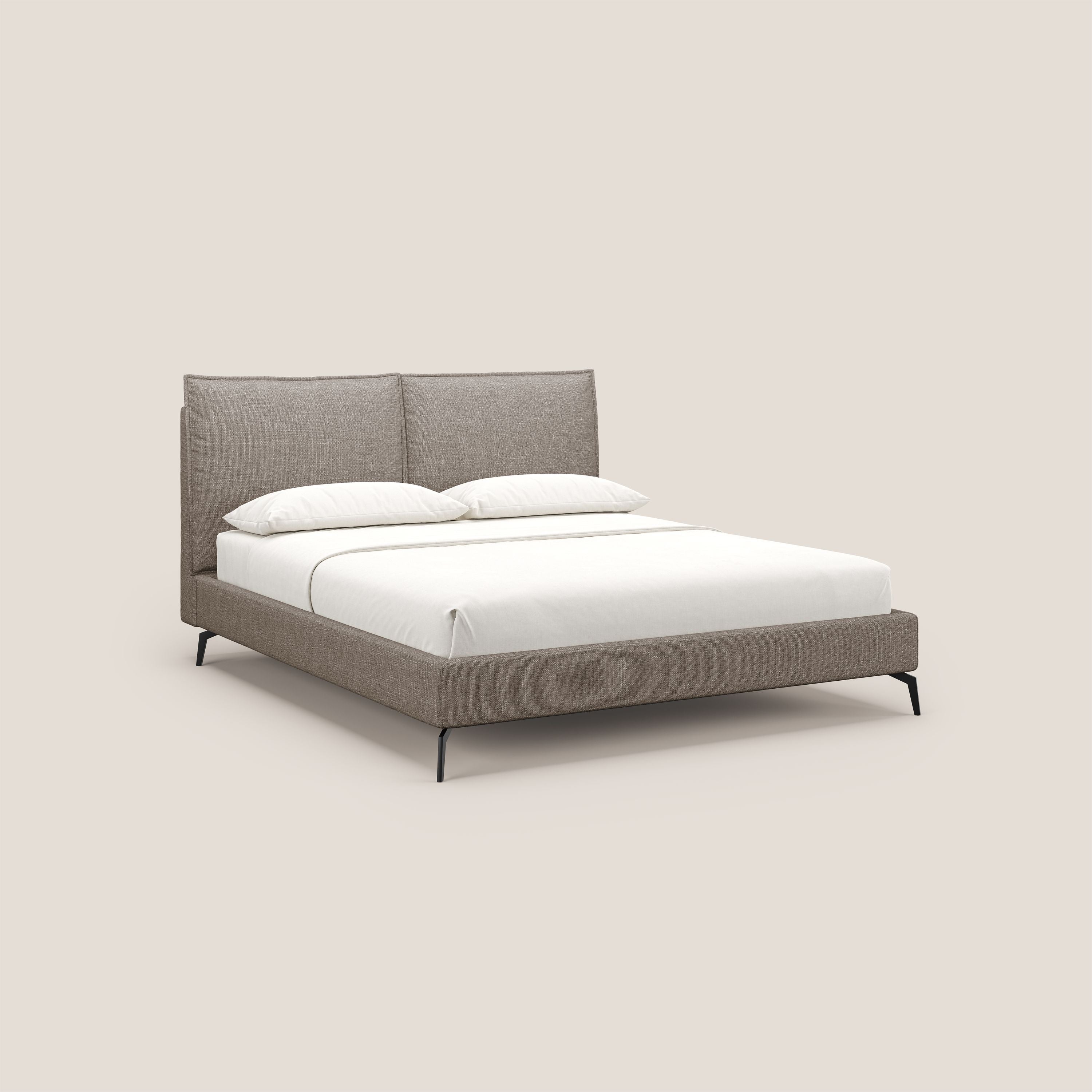 Cloe letto imbottito con piedi in metallo sfoderabile in tessuto fiammato impermeabile T06 marrone - divani.store
