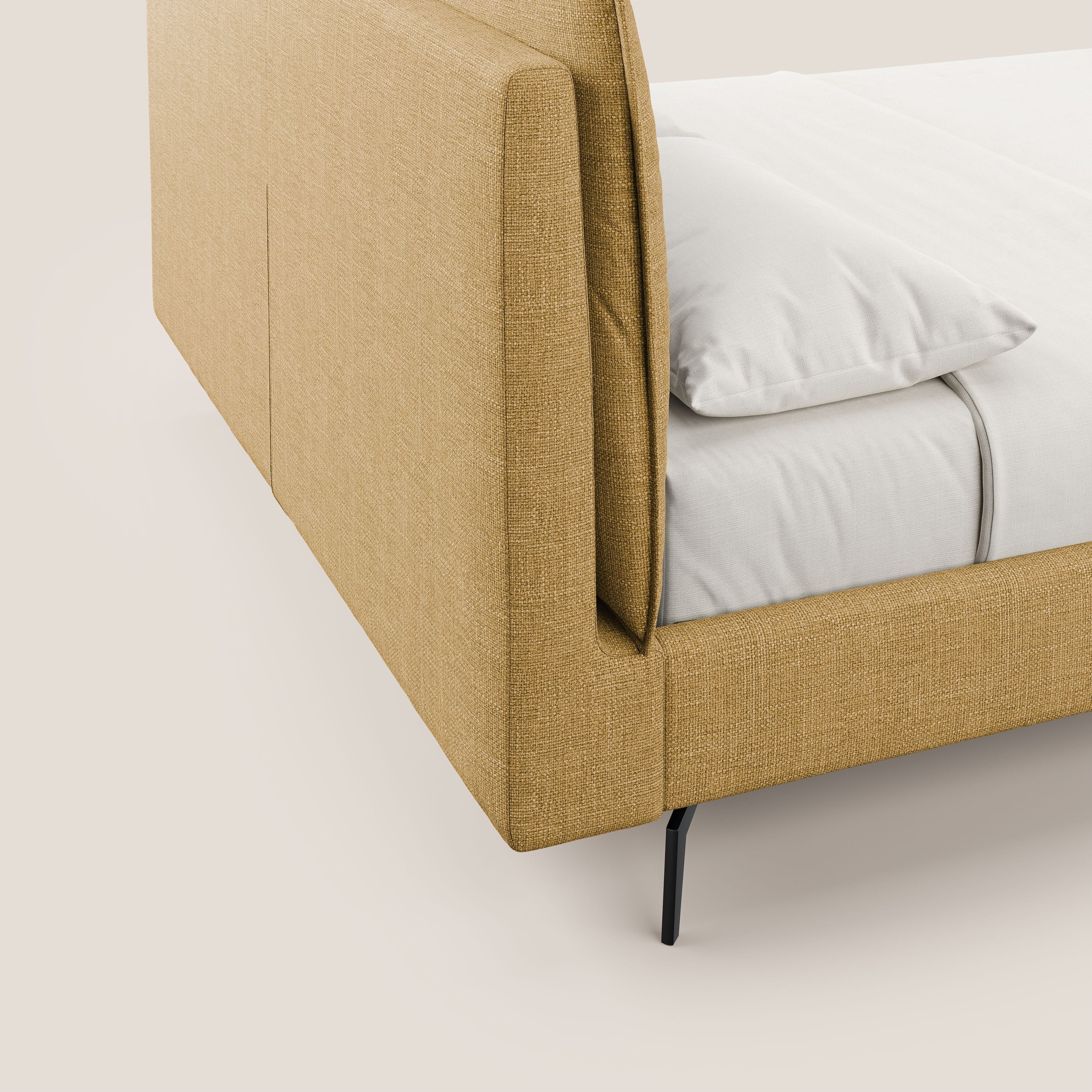 Cloe letto imbottito con piedi in metallo sfoderabile in tessuto fiammato impermeabile T06 giallo - divani.store