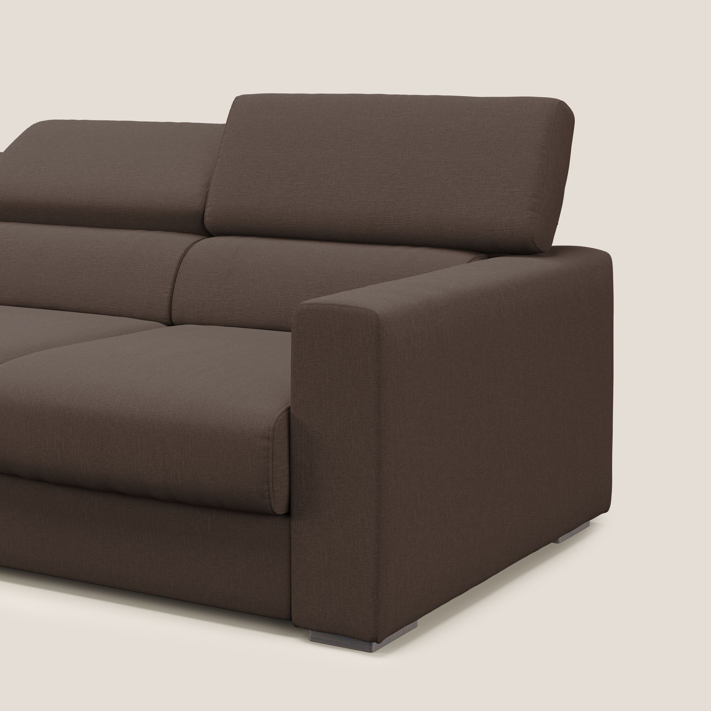 Dylan divano a 3 sedute con pouf estraibile poggiapiedi in tessuto simil cotone impermeabile T13 marrone - divani.store