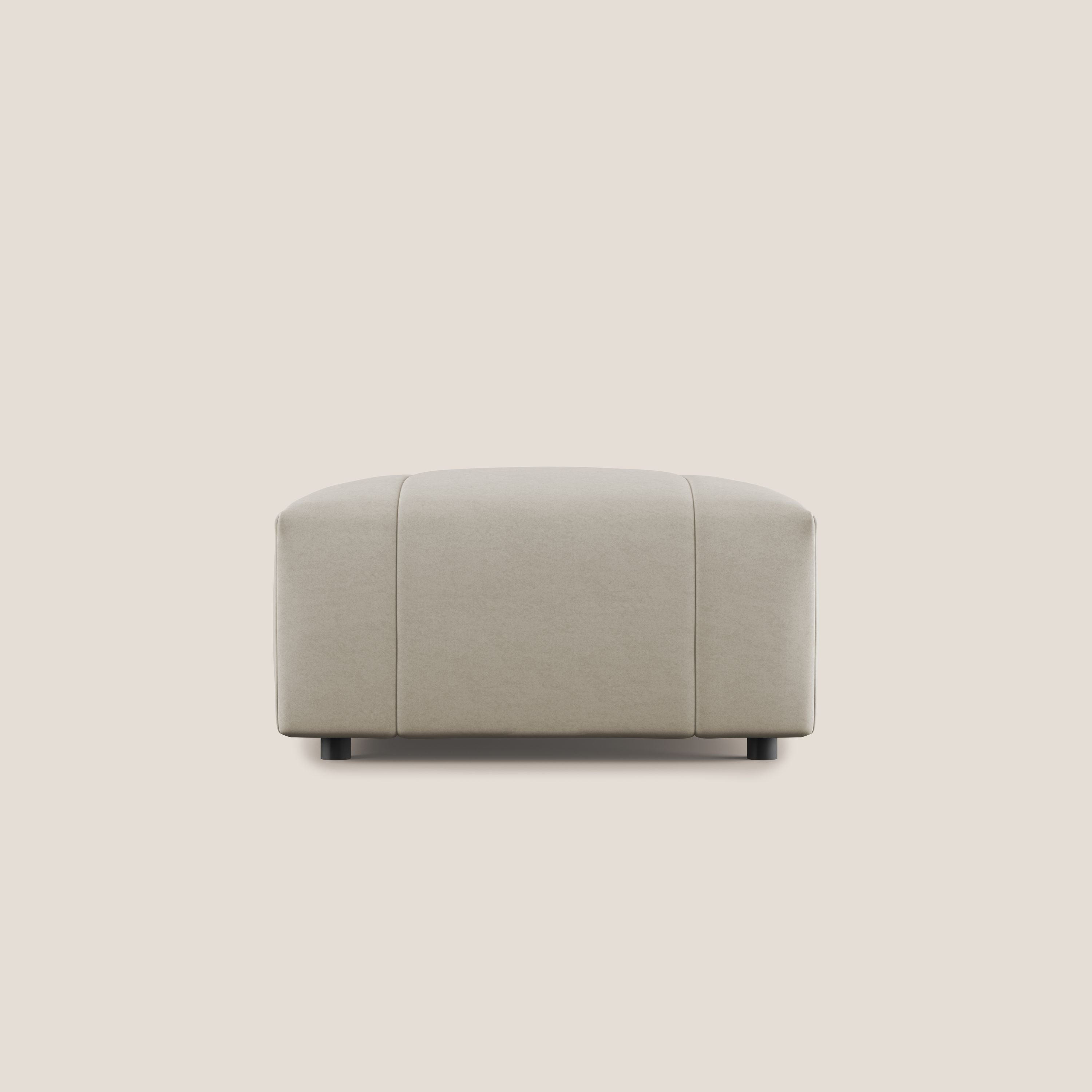 Giotto pouf in morbida microfibra effetto velluto impermeabile idrorepellente T09 beige - divani.store