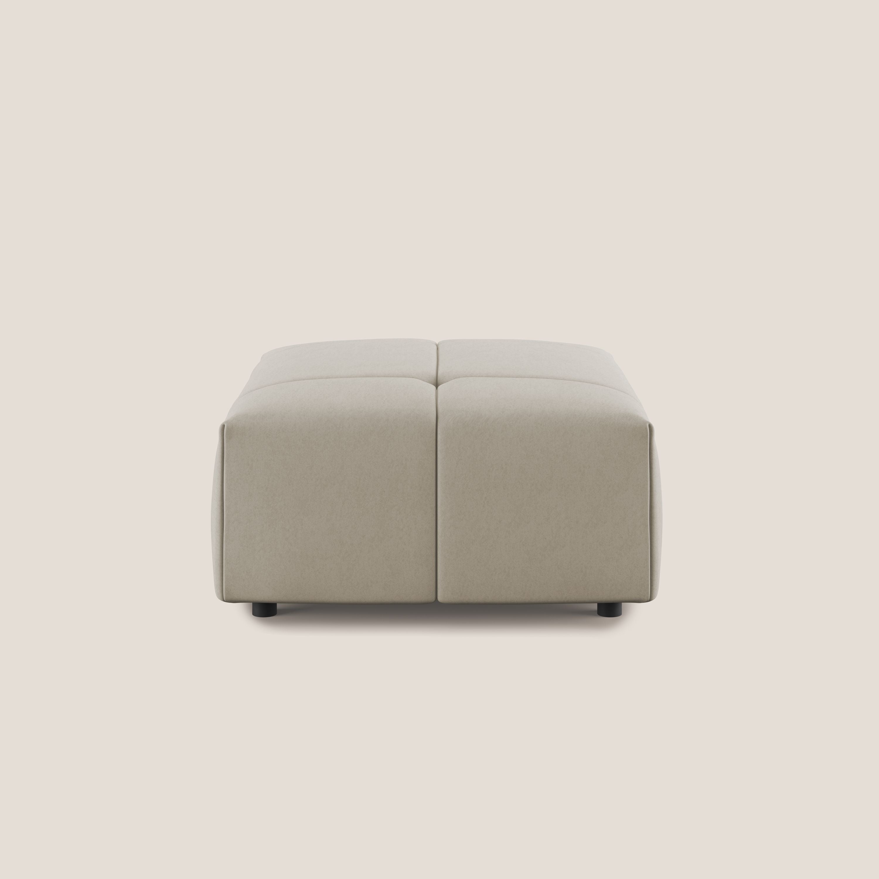 Giotto pouf in morbida microfibra effetto velluto impermeabile idrorepellente T09 beige - divani.store