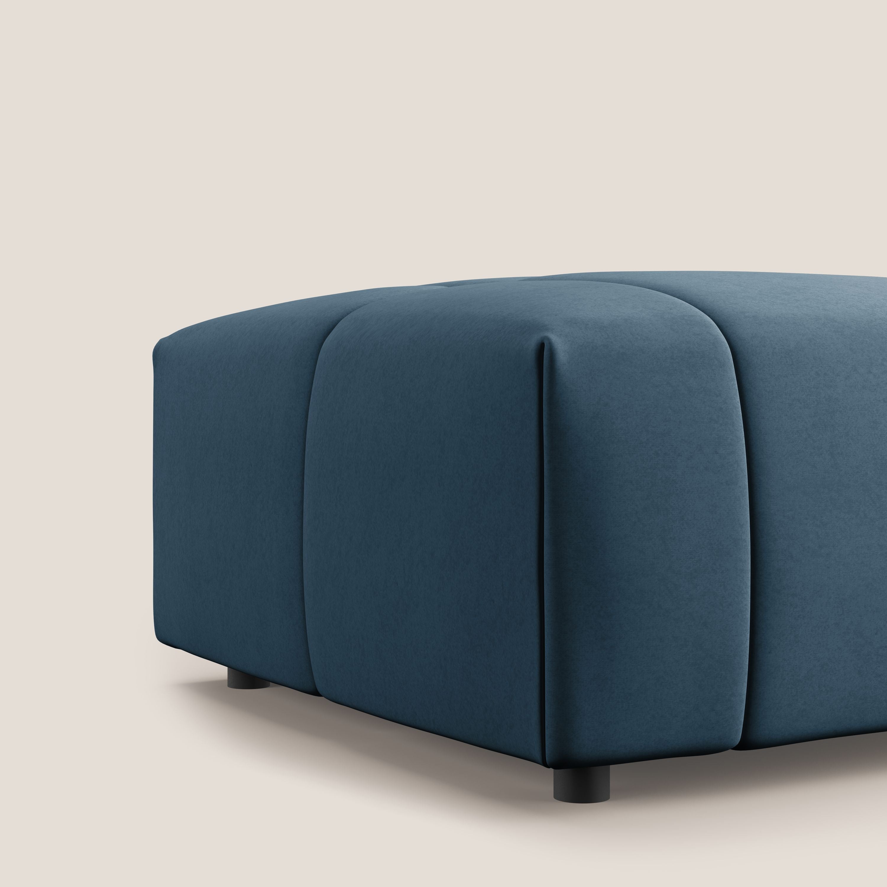 Giotto pouf in morbida microfibra effetto velluto impermeabile idrorepellente T09 blu - divani.store
