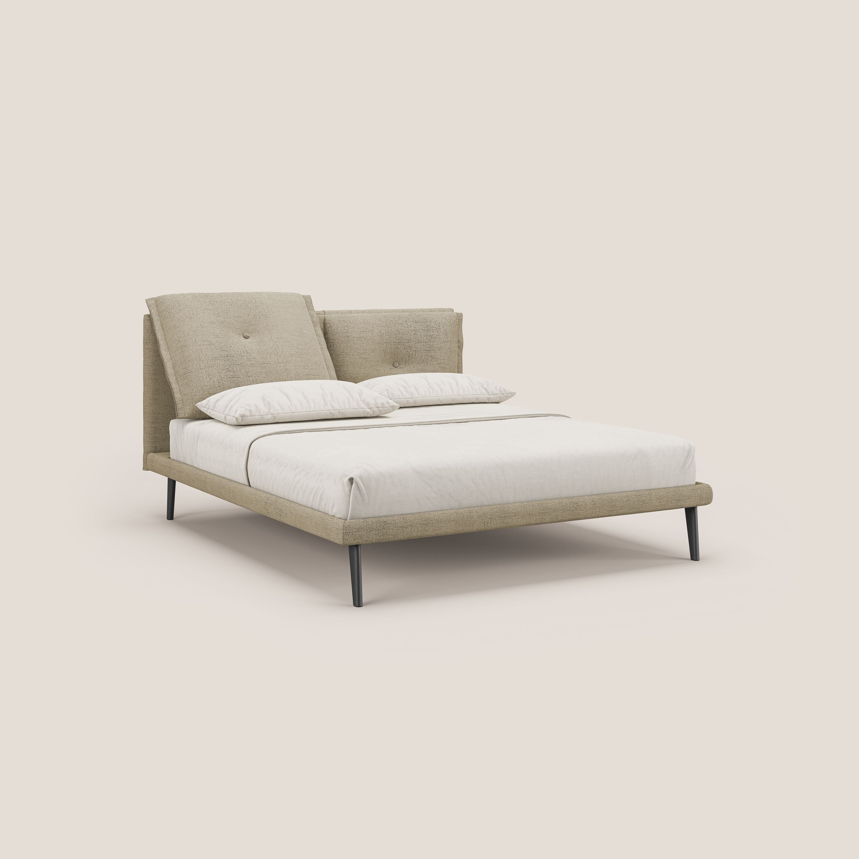 Ibuki letto con cuscini trapuntati regolabili e piedi in mogano in tessuto fiammato impermeabile T03 beige - divani.store