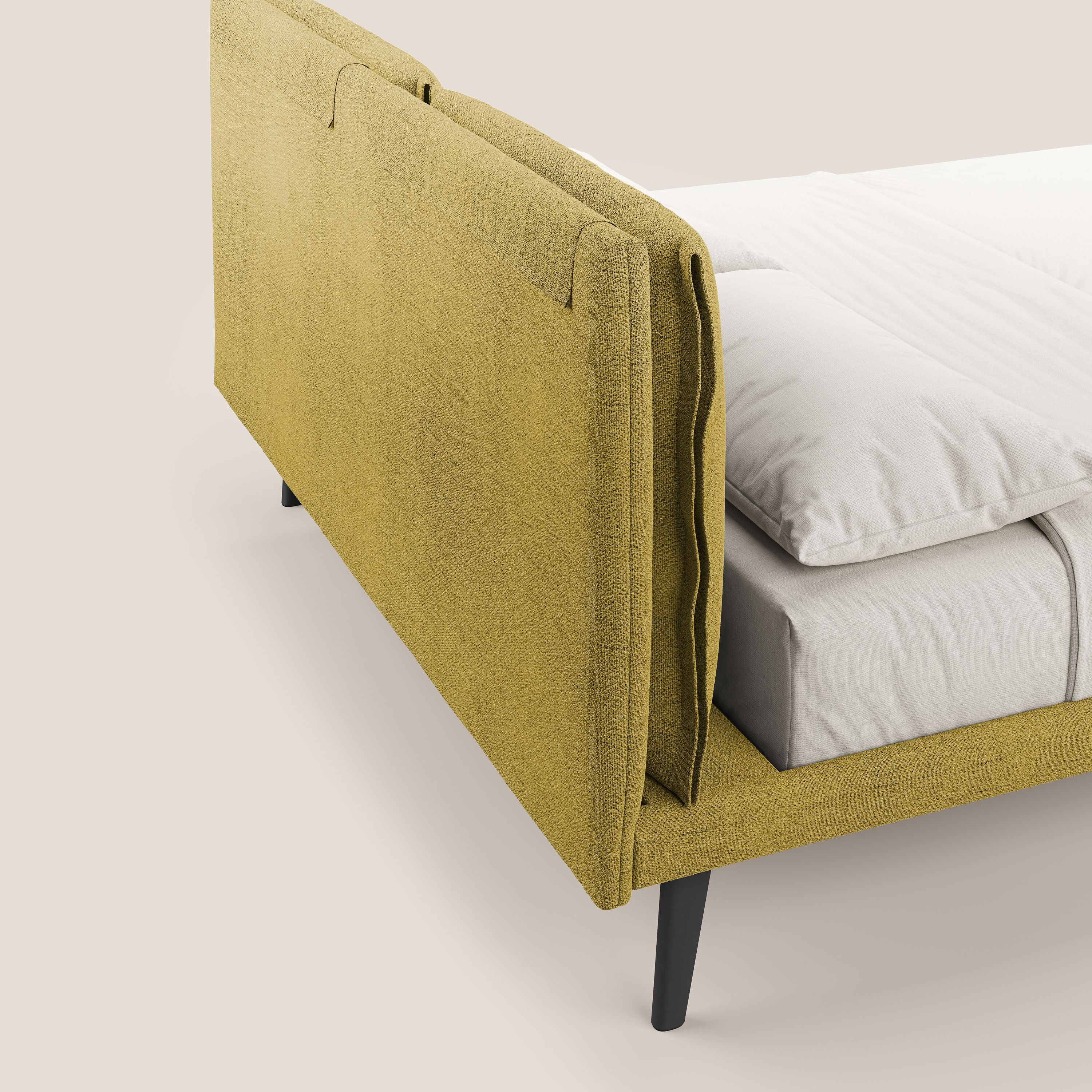 Ibuki letto con cuscini trapuntati regolabili e piedi in mogano in tessuto fiammato impermeabile T03 giallo - divani.store