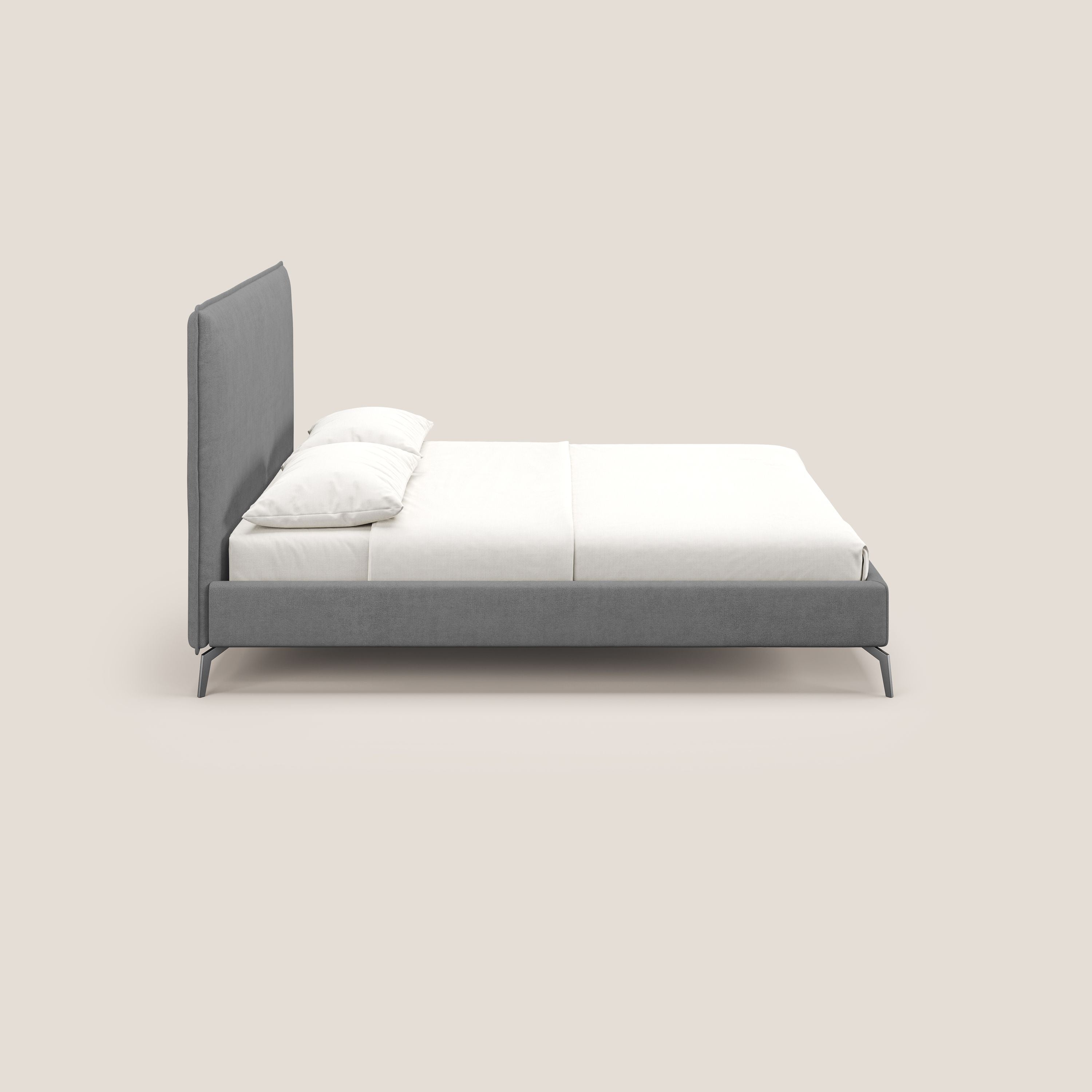 Iris letto imbottito con piedini neri sfoderabile in tessuto impermeabile T02 grigio - divani.store