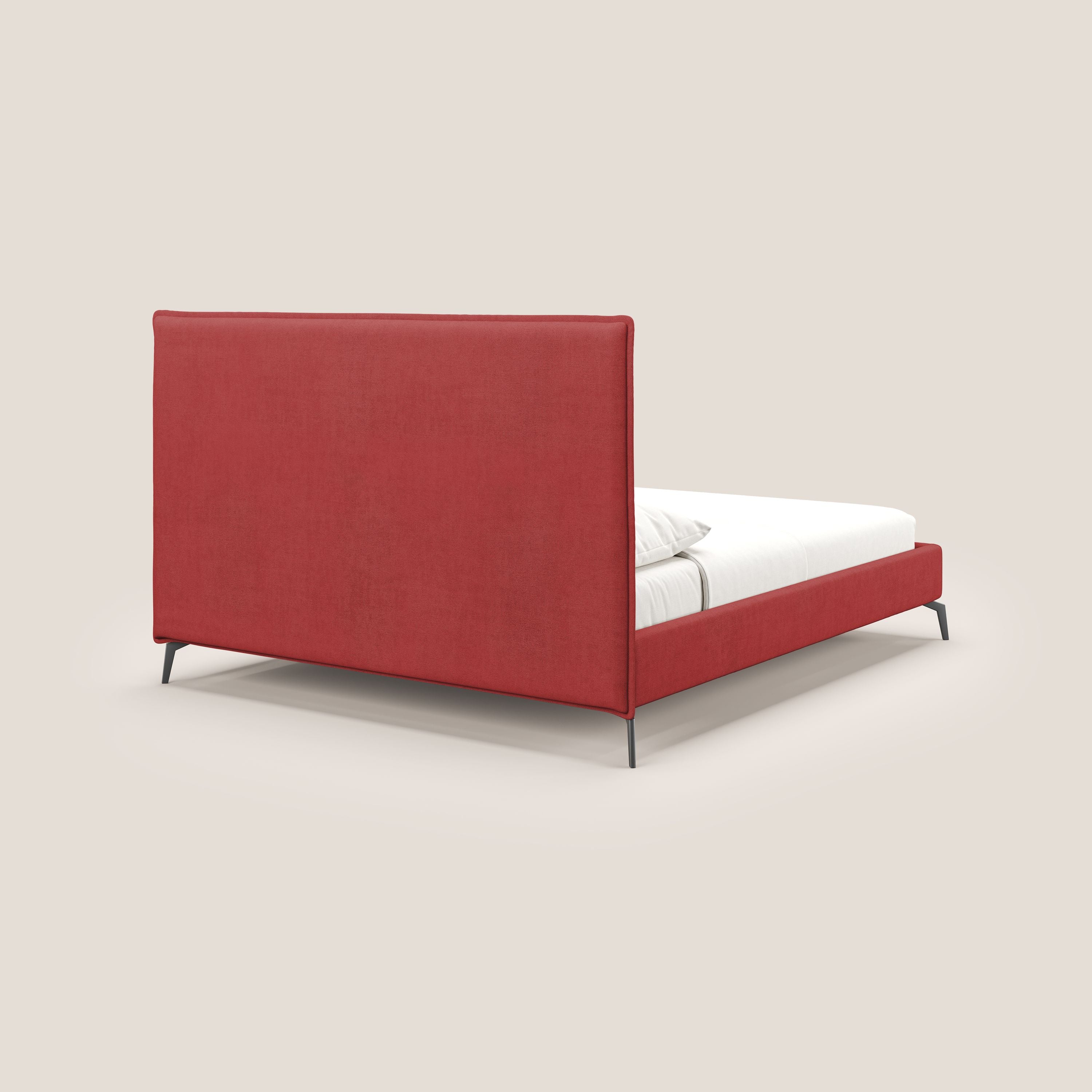 Iris letto imbottito con piedini neri sfoderabile in tessuto impermeabile T02 rosso - divani.store
