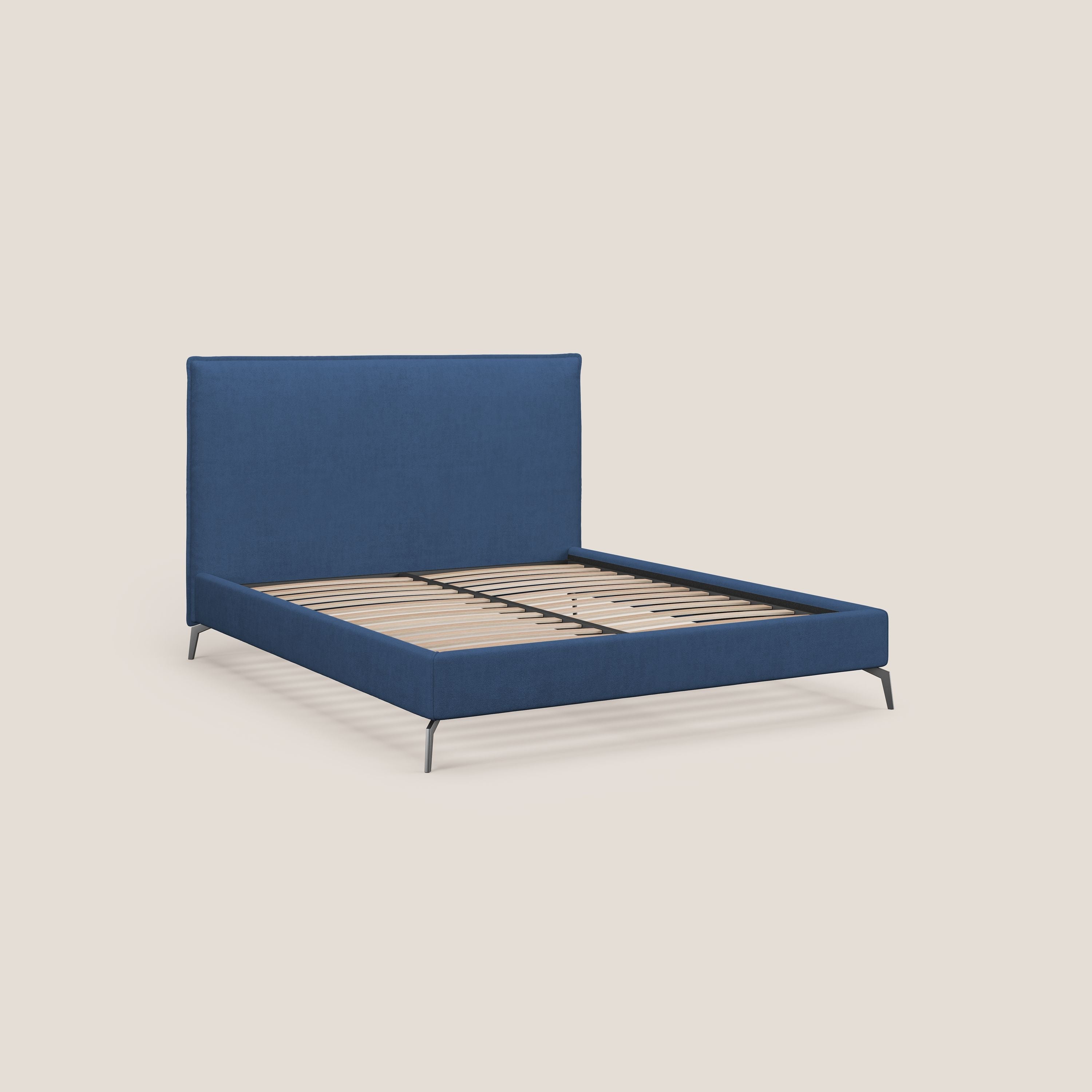 Iris letto imbottito con piedini neri sfoderabile in tessuto impermeabile T02 blu - divani.store