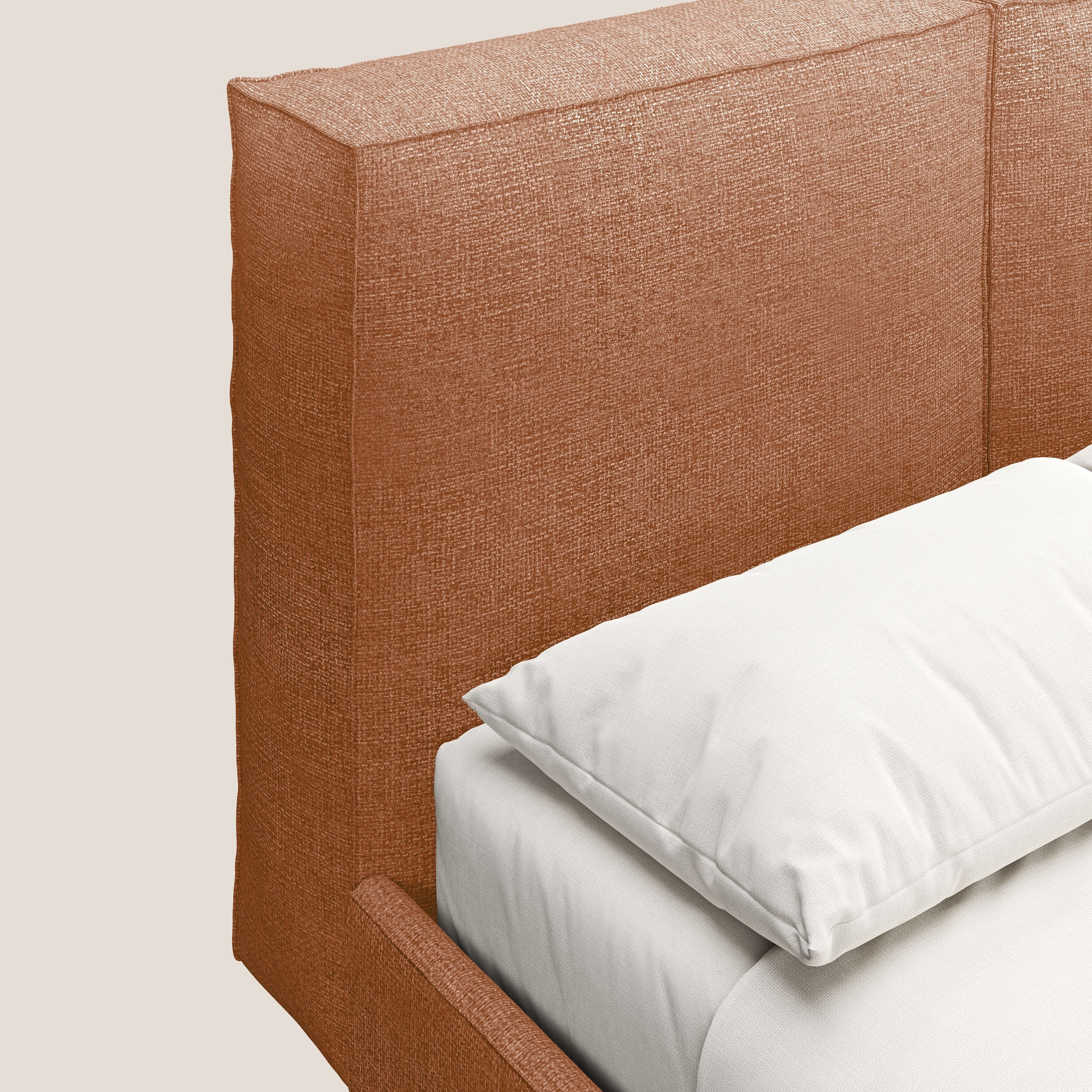 Isotta letto imbottito completamente sfoderabile in morbido tessuti impermeabile T10 arancio - divani.store